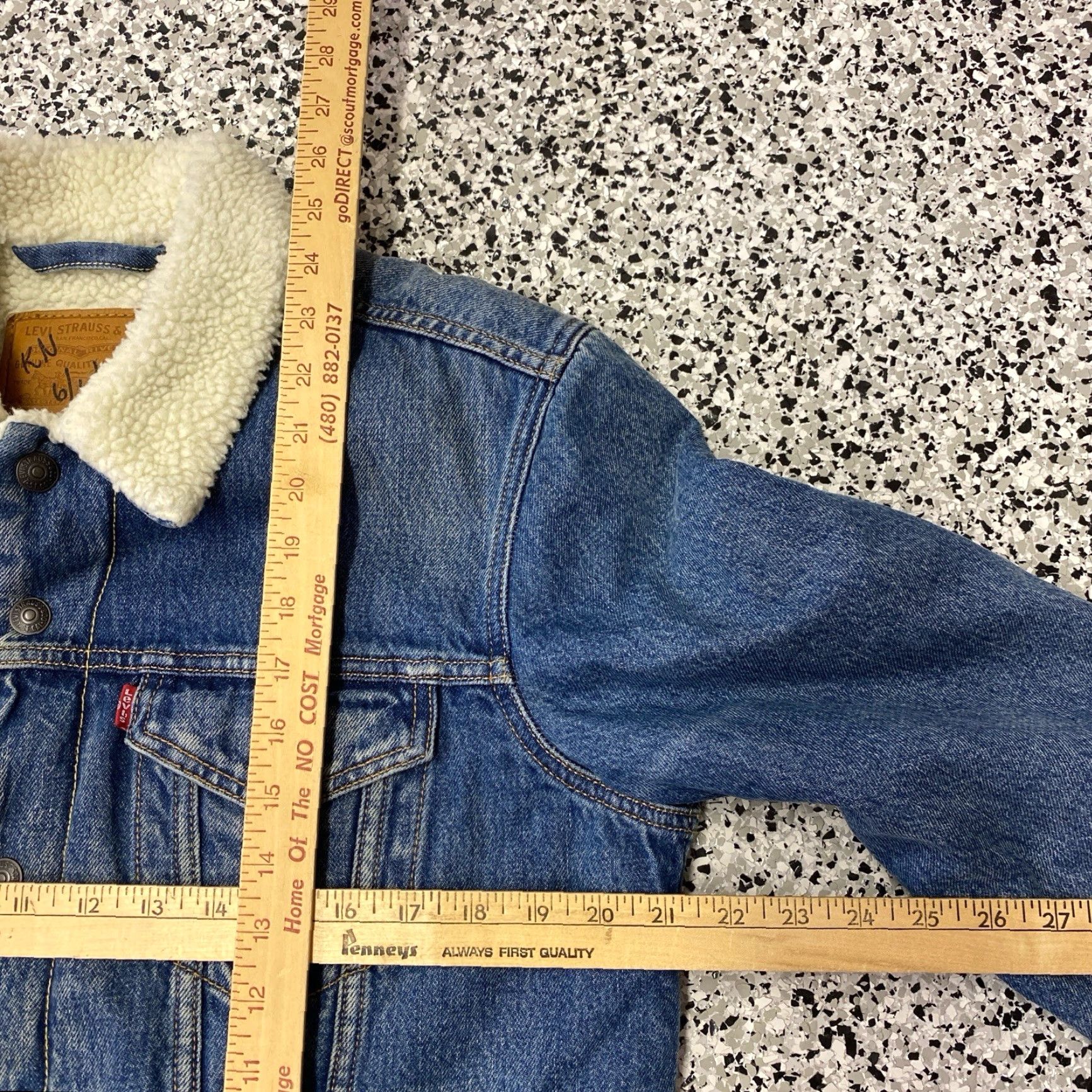 Levi's VINTAGE Levi's Trucker Jacket Denim Sample Stock Sherpa Lined Blue M Men Medium Jacket Size US M / EU 48-50 / 2 - 3 Thumbnail