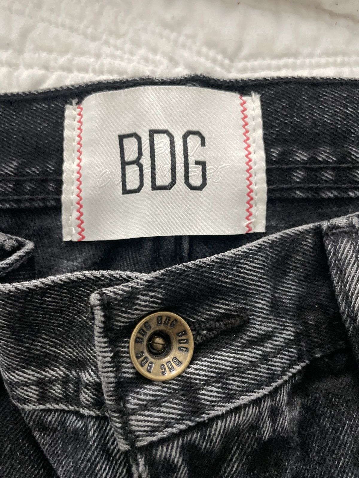 Bdg × Urban Outfitters Urban outfitter BDG curved fit Size US 32 / EU 48 - 4 Thumbnail