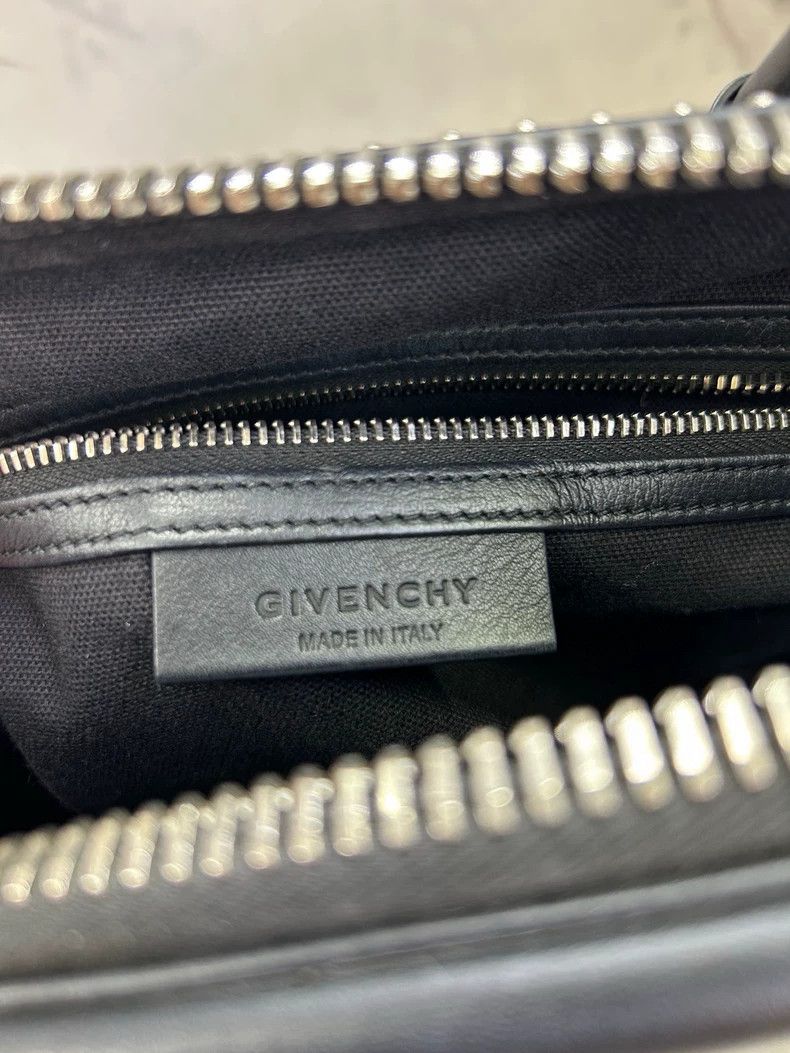 Givenchy Givenchy Black Studs Single-Shoulder Bag Size ONE SIZE - 9 Thumbnail