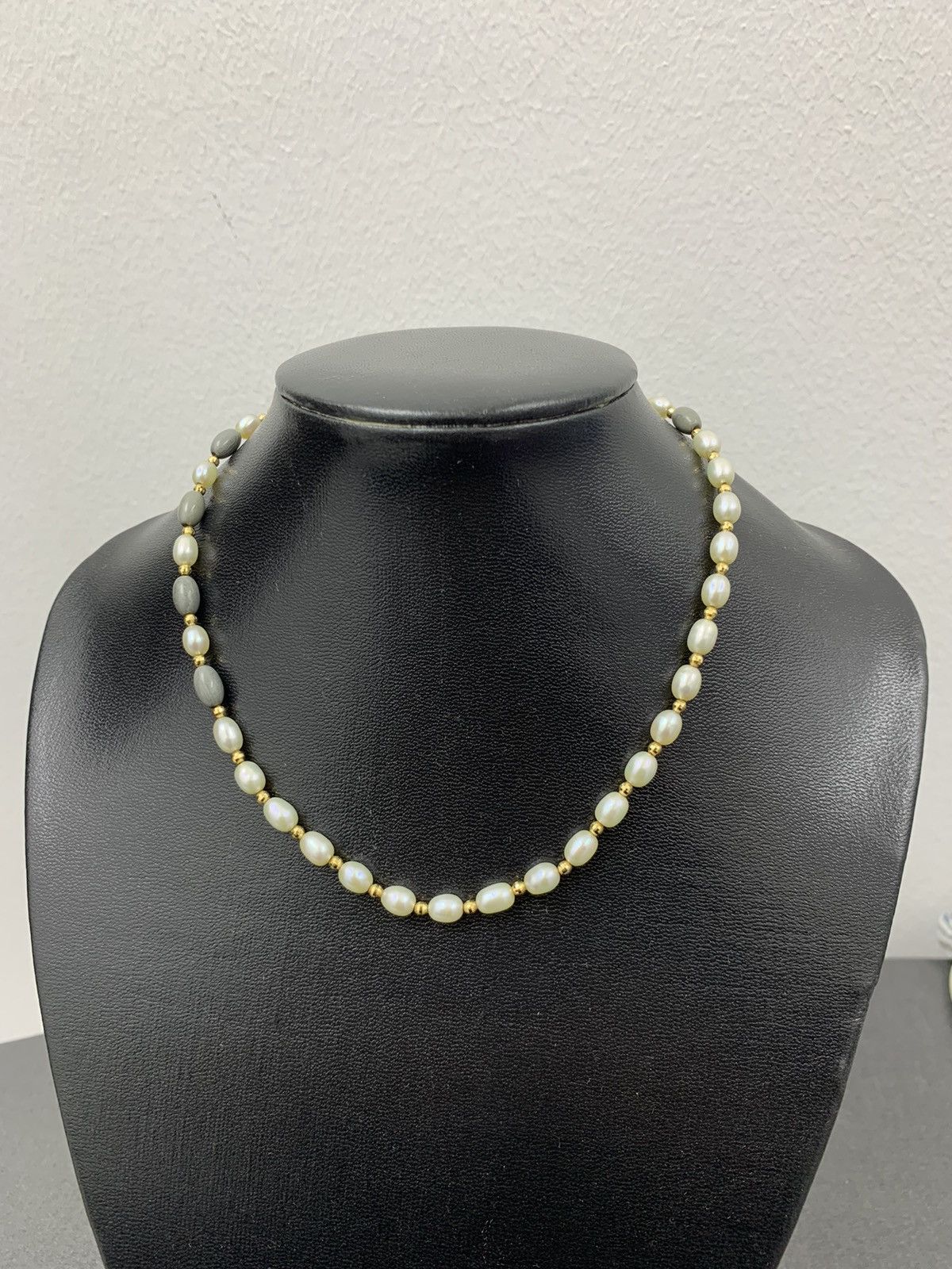 Vintage authentic 18K Gold Natural Pearls Necklace
