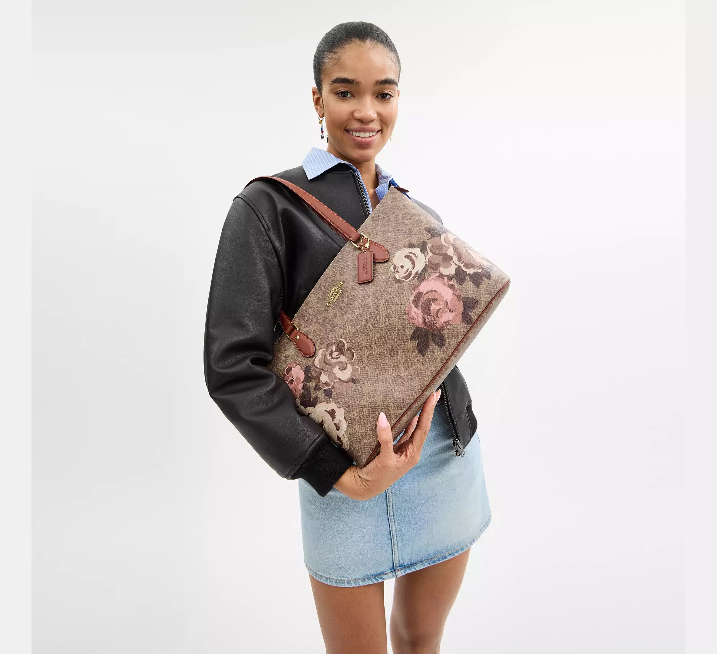 Coach Gallery Tote Bag In Signature Canvas With Rose Print CZ180 Size ONE SIZE - 7 Thumbnail