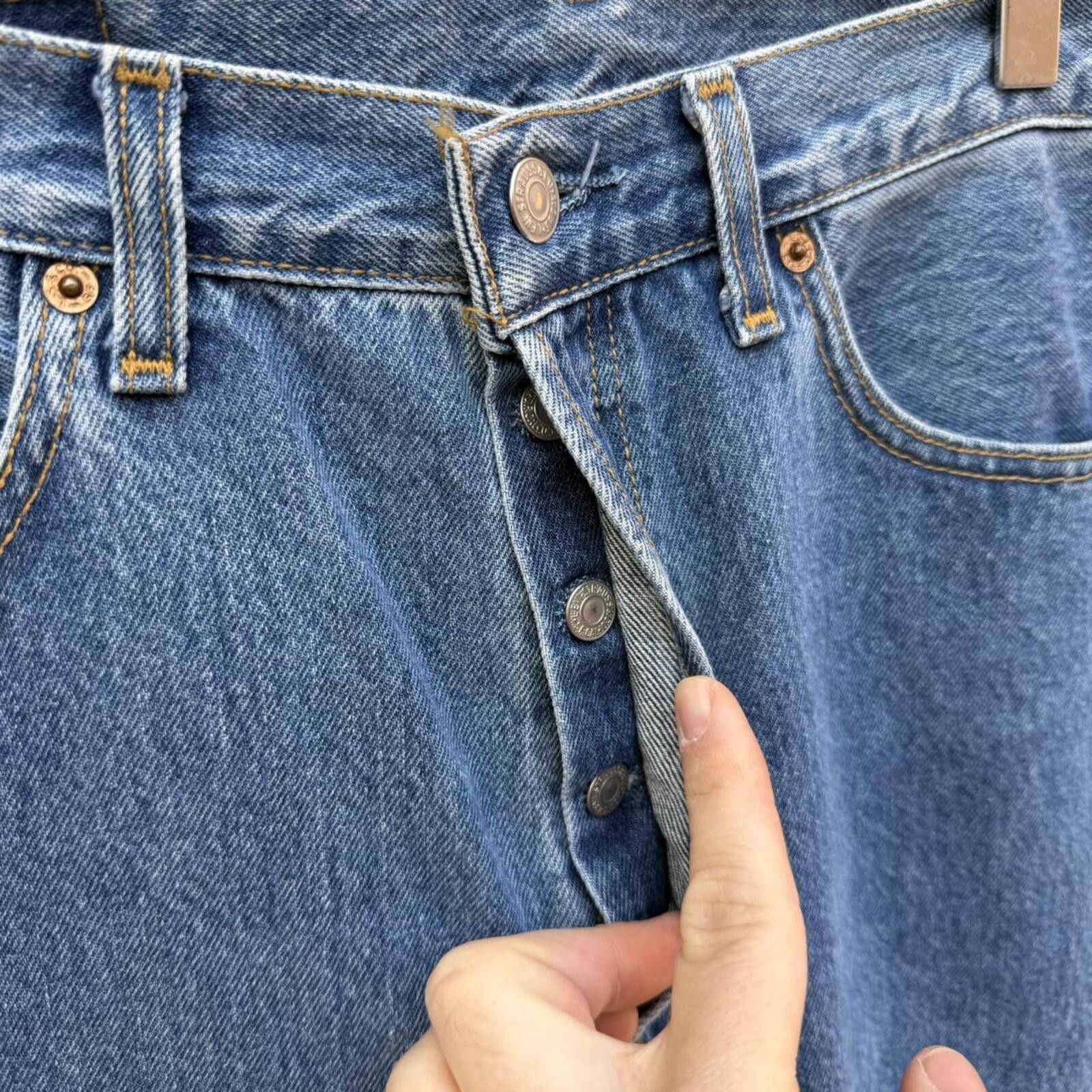 Levi's vintage Levi’s 501 jeans made in Canada 32x32 2002 Size US 32 / EU 48 - 4 Thumbnail