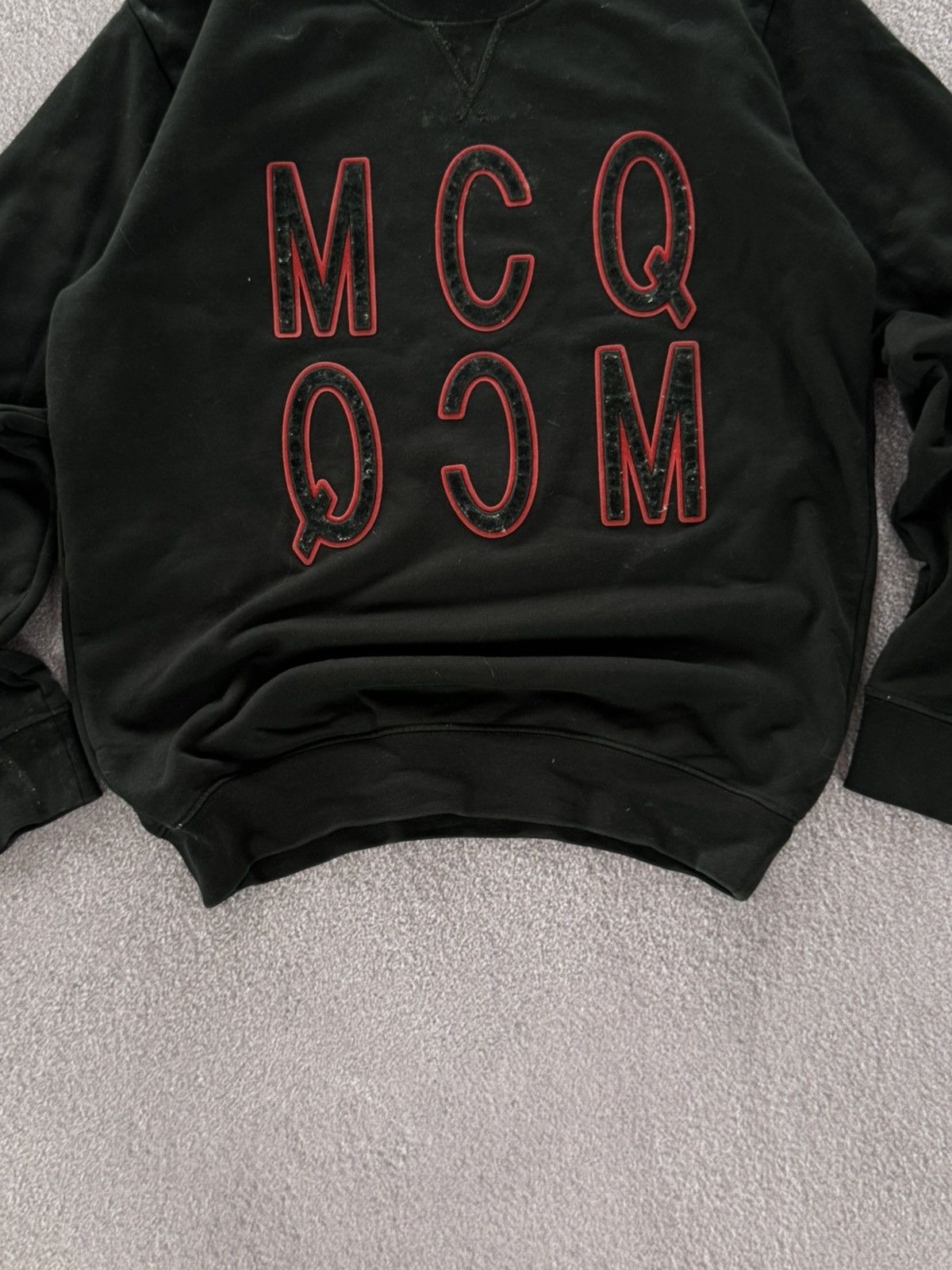 Alexander McQueen Alexander McQueen MCQ Men's Velvet Logo Sweatshirt Size US M / EU 48-50 / 2 - 3 Thumbnail