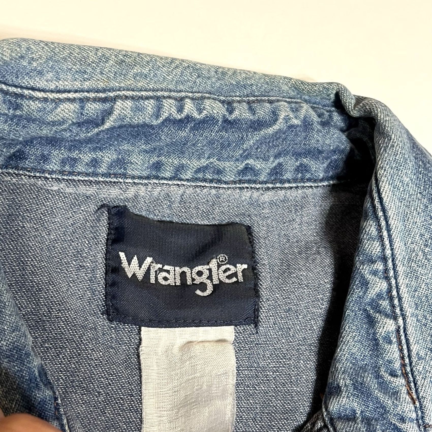 Wrangler VINTAGE Wrangler Denim Shirt Mens XL Blue Pearl Snap Rodeo Workwear Cowboy Size US XL / EU 56 / 4 - 7 Thumbnail