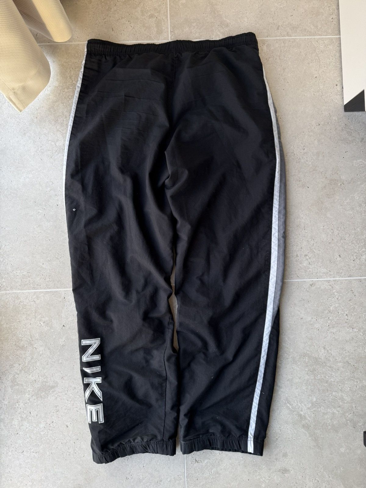 Nike Vintage Nike Nylon pants Size US 36 / EU 52 - 2 Thumbnail