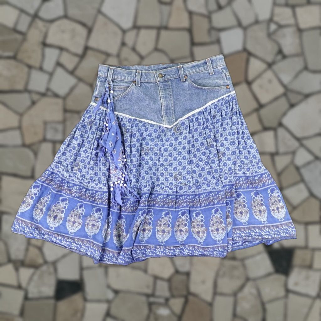 Levi's VINTAGE Levi's Skirt Womens 25 Blue Denim Beaded Rework Hippie Boho Midi Flare Size 42" / US 20 - 1 Thumbnail