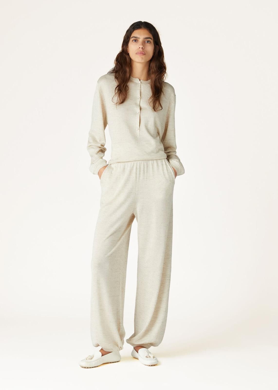 Loro Piana o1srvl11e0425 FAN6394 Cocooning Henley Sweater in Beige Size S / US 4 / IT 40 - 6 Thumbnail