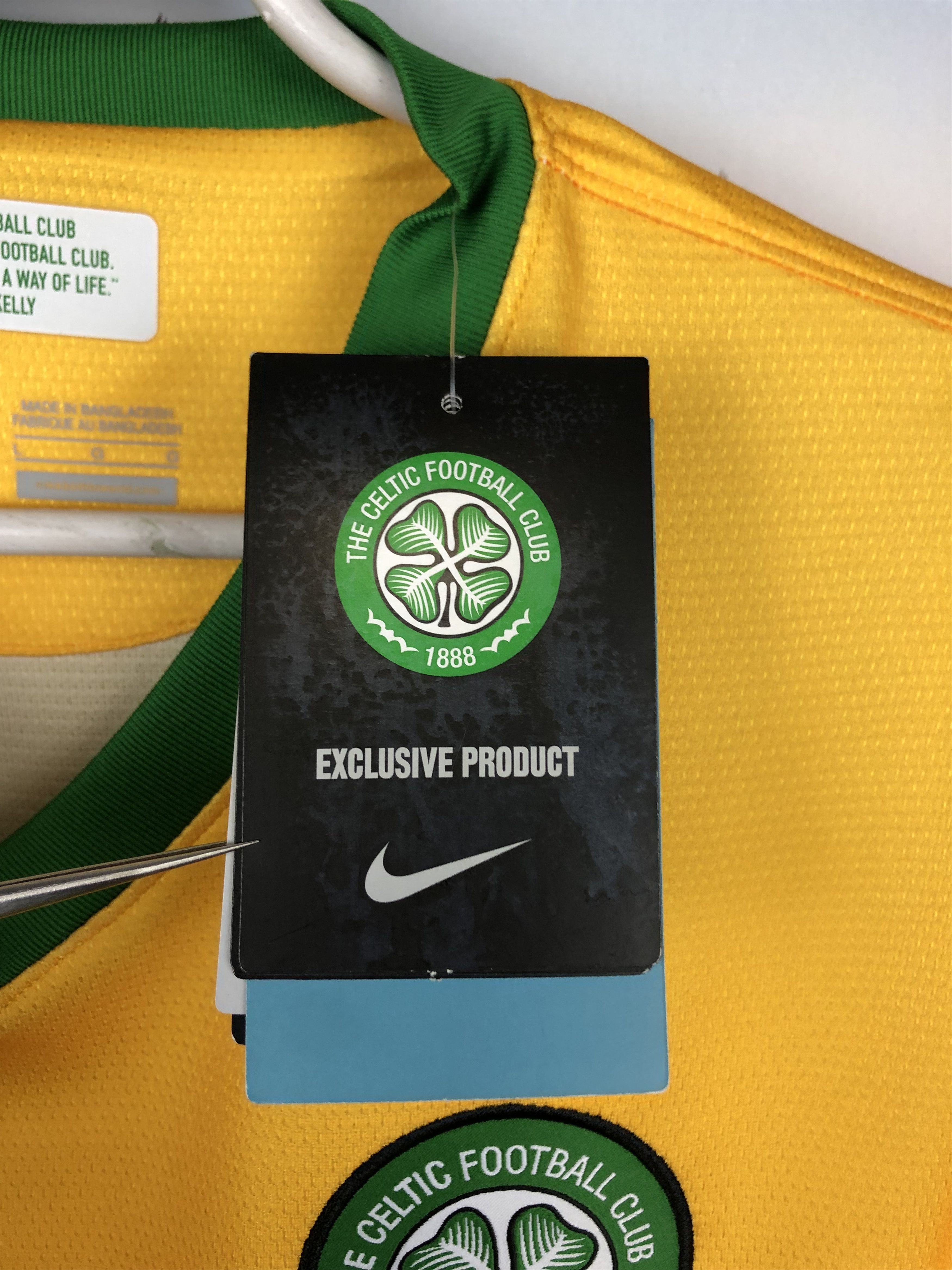 Nike Celtic football shirt 2013 Soccer Nike Jersey Trikot New Size US L / EU 52-54 / 3 - 5 Thumbnail