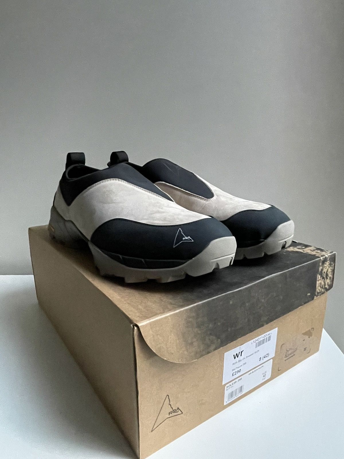 ROA ROA slip on beige black shoe Size US 9 / EU 42 - 2 Thumbnail
