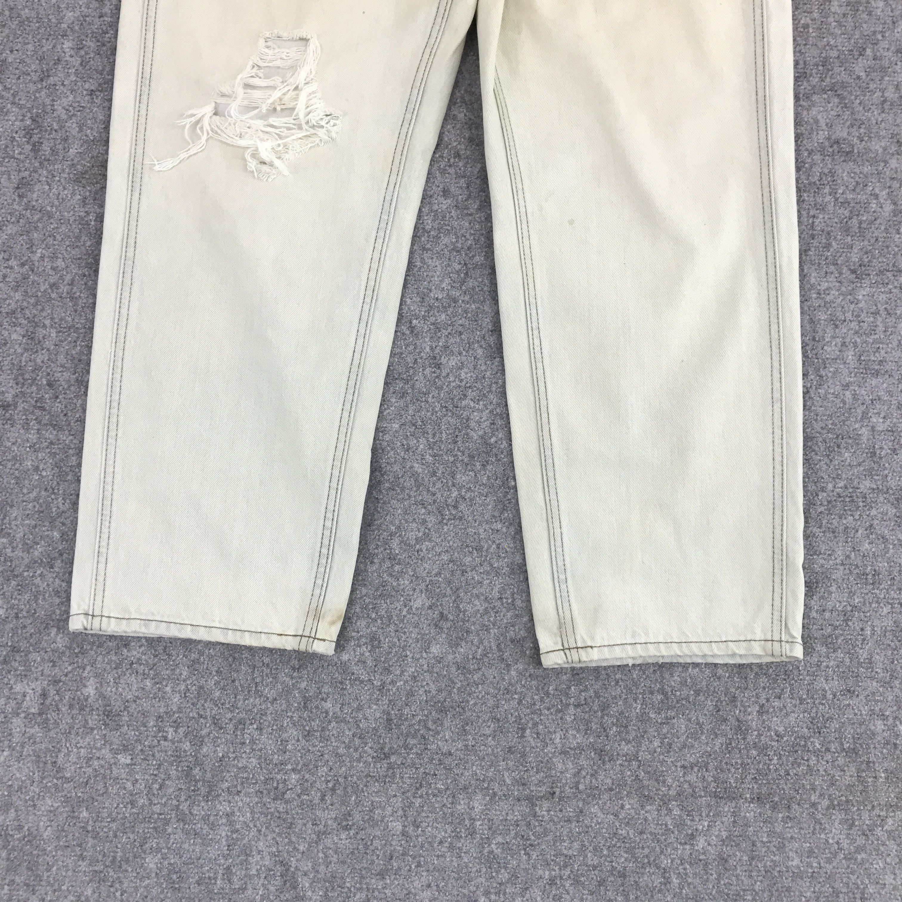 Christophe Lemaire × Uniqlo LEMAIRE X UNIQLO LIGHT WASH DISTRESSED JEANS Size US 30 / EU 46 - 4 Thumbnail