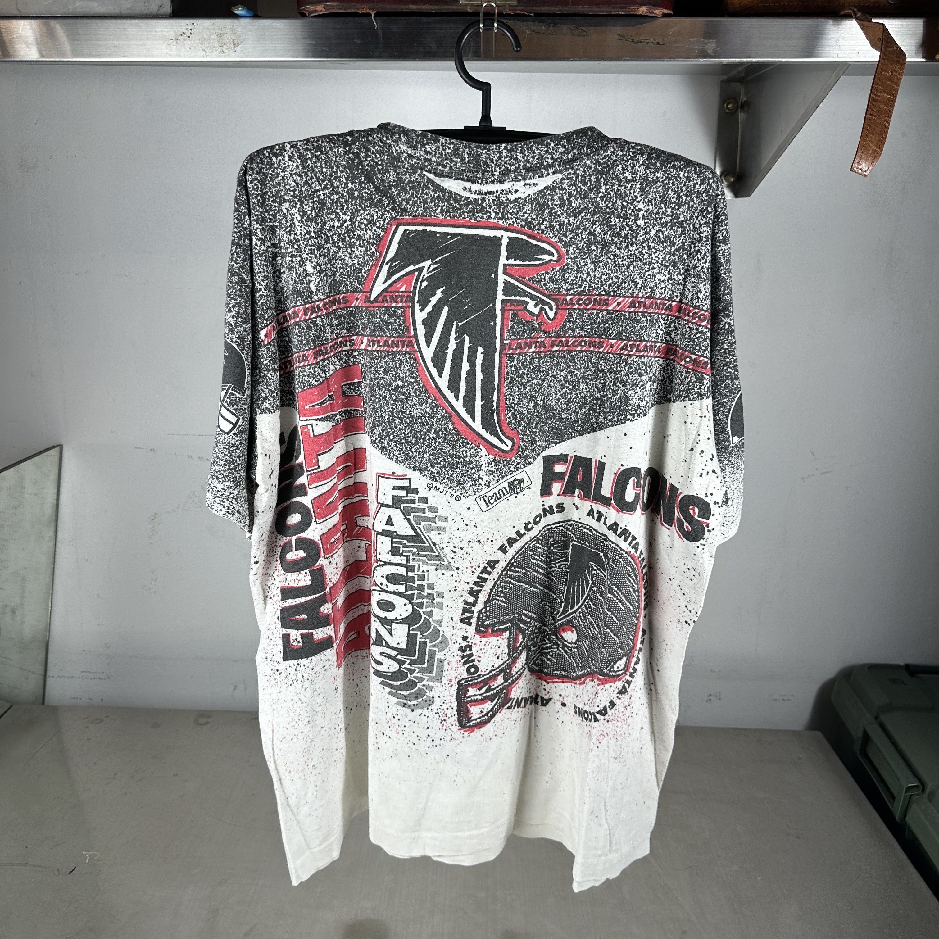 Vintage Vintage 90s Atlanta Falcons Football NFL AOP T-Shirt Size US XXL / EU 58 / 5 - 3 Thumbnail
