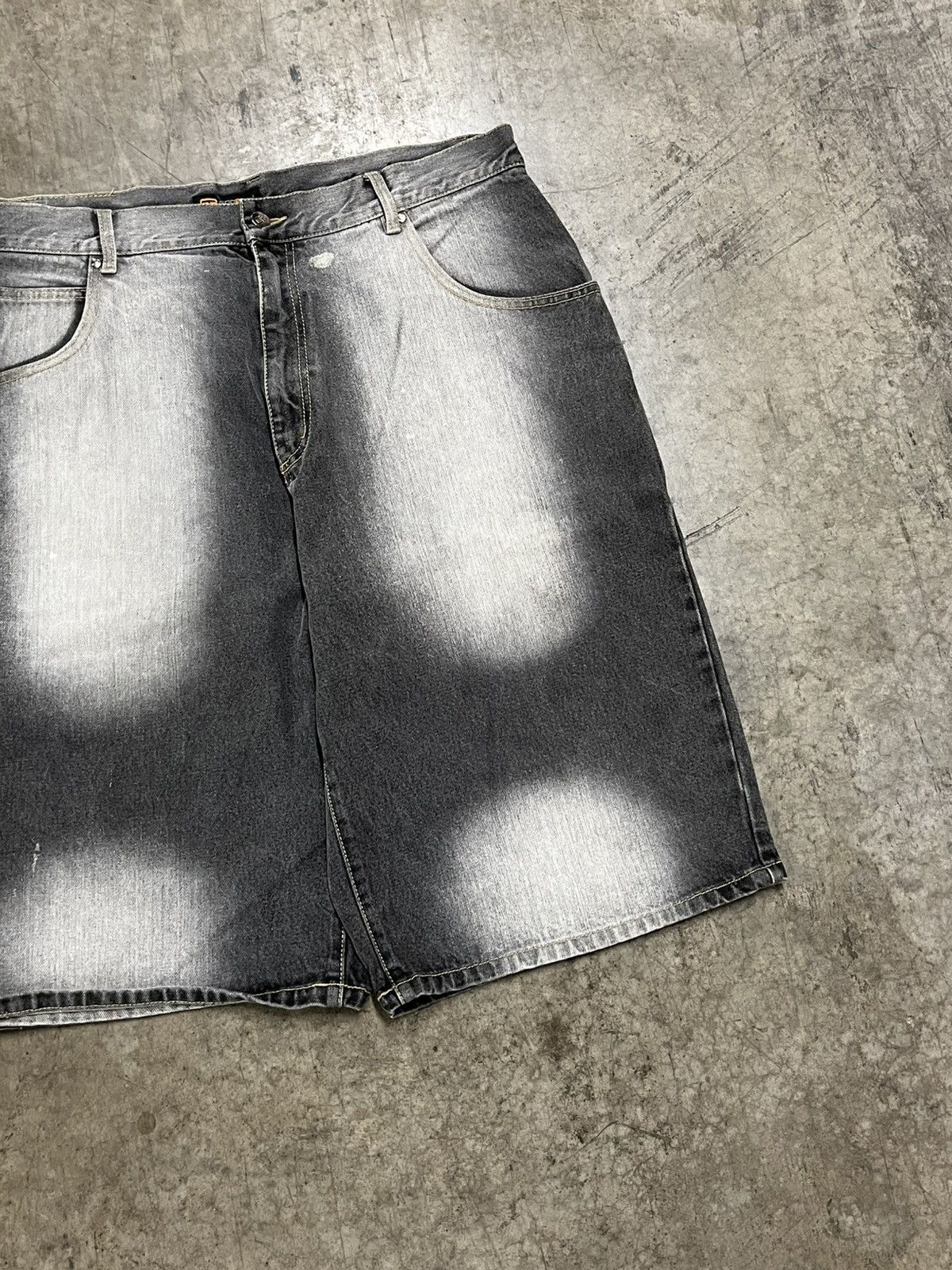 Other Y2K baggy fit jorts faded black skater streetwear hype rare Size US 36 / EU 52 - 3 Thumbnail