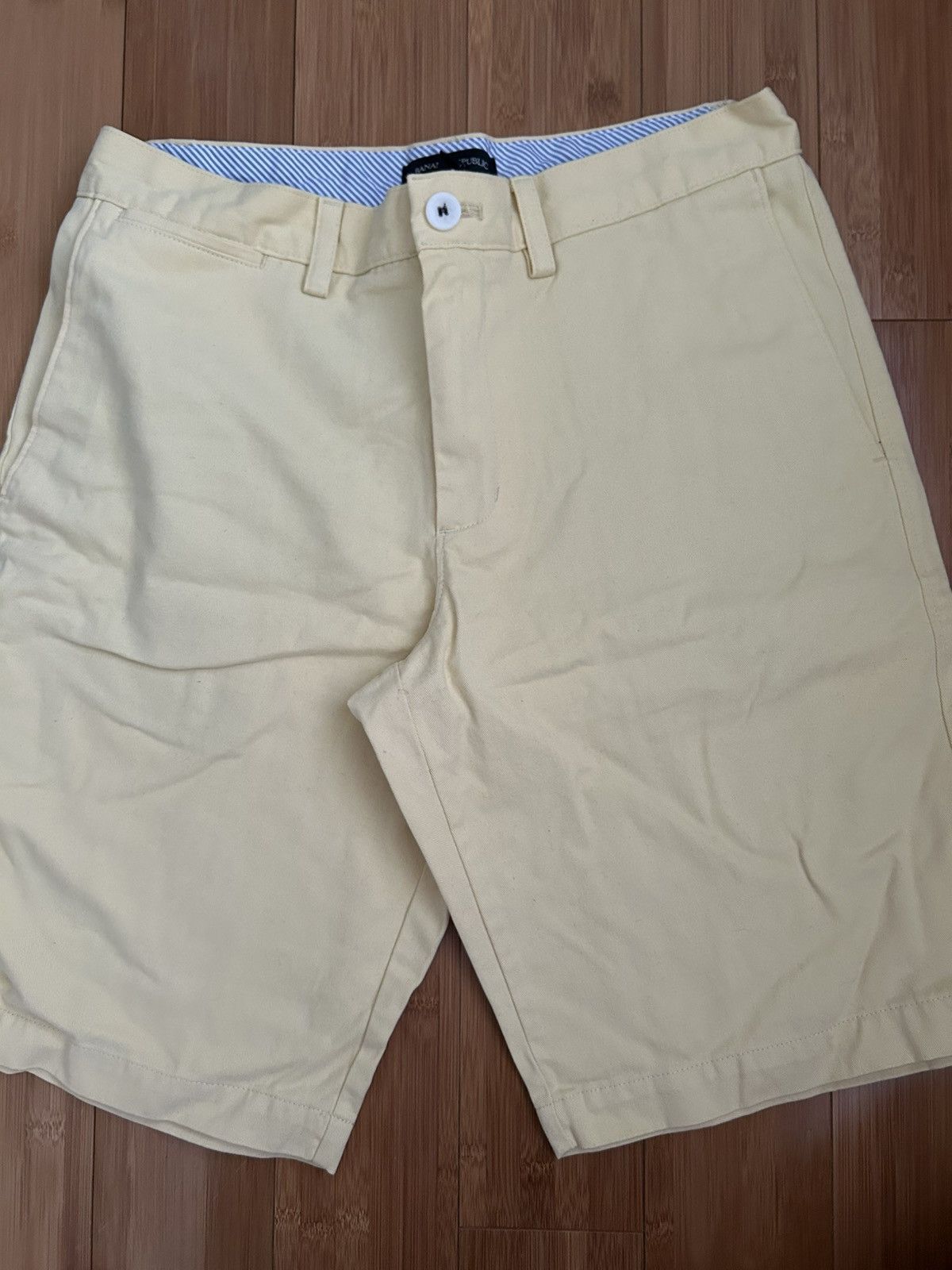 Banana Republic Banana Republic Shorts Size US 30 / EU 46 - 1 Thumbnail