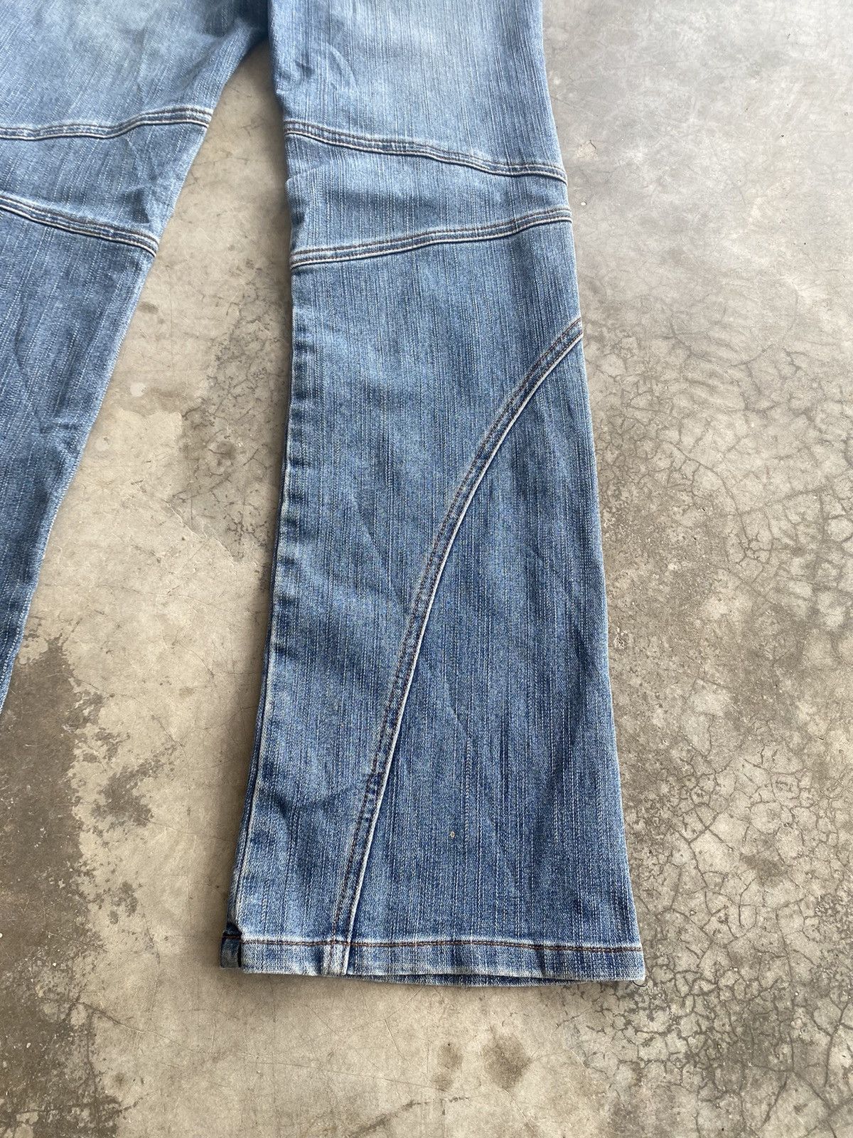 Hysteric Glamour × If Six Was Nine × Tornado Mart Japanese Jouer Aux Echecs Python Stretch Flare Jeans Size US 27 - 11 Thumbnail