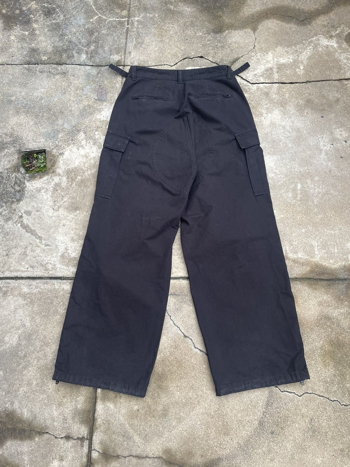 Balenciaga FW22 Flared Pulled Cargos Size US 32 / EU 48 - 7 Thumbnail