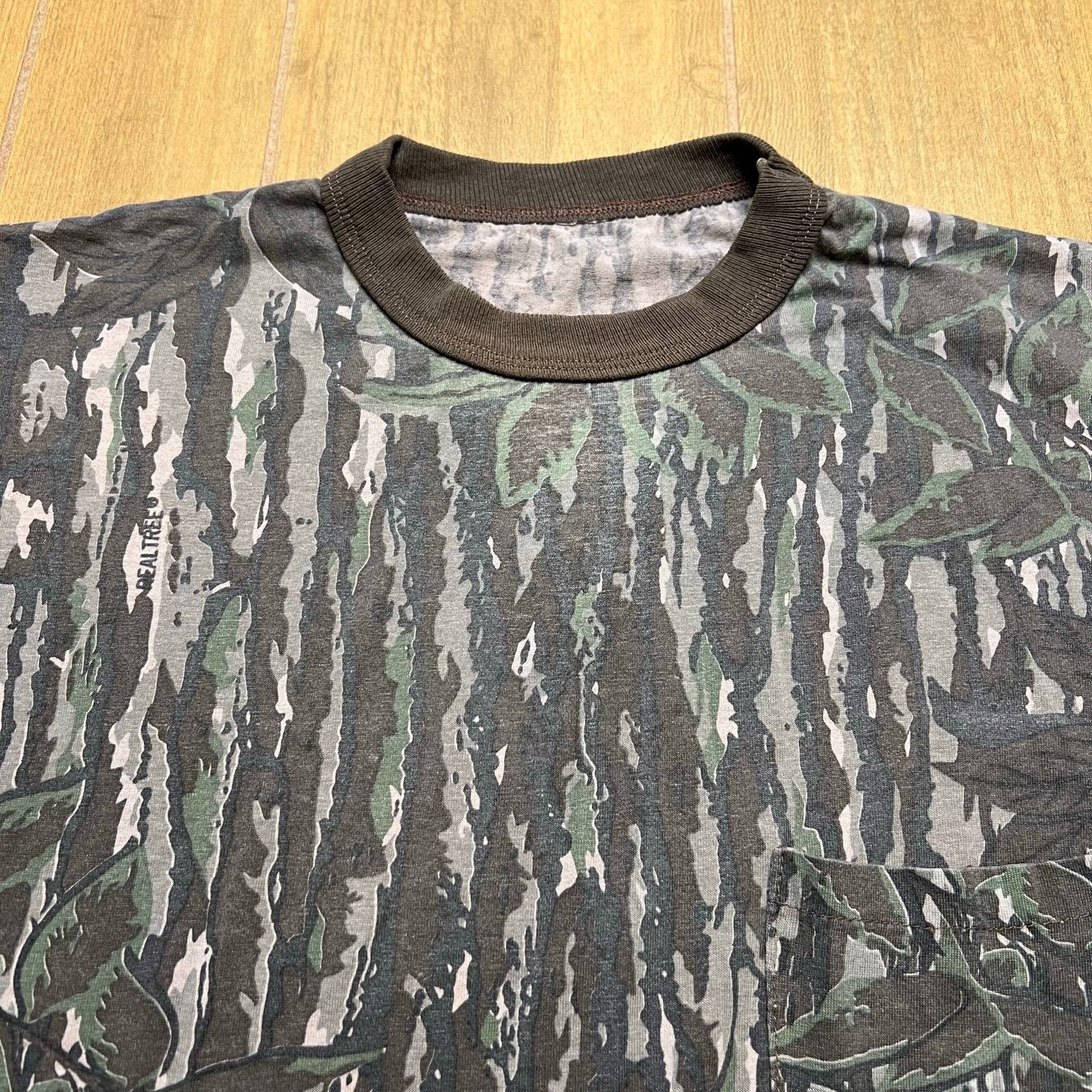 Vintage Vintage 1980s or 1990s Realtree bark and leaf camouflage XL Size US XL / EU 56 / 4 - 2 Thumbnail