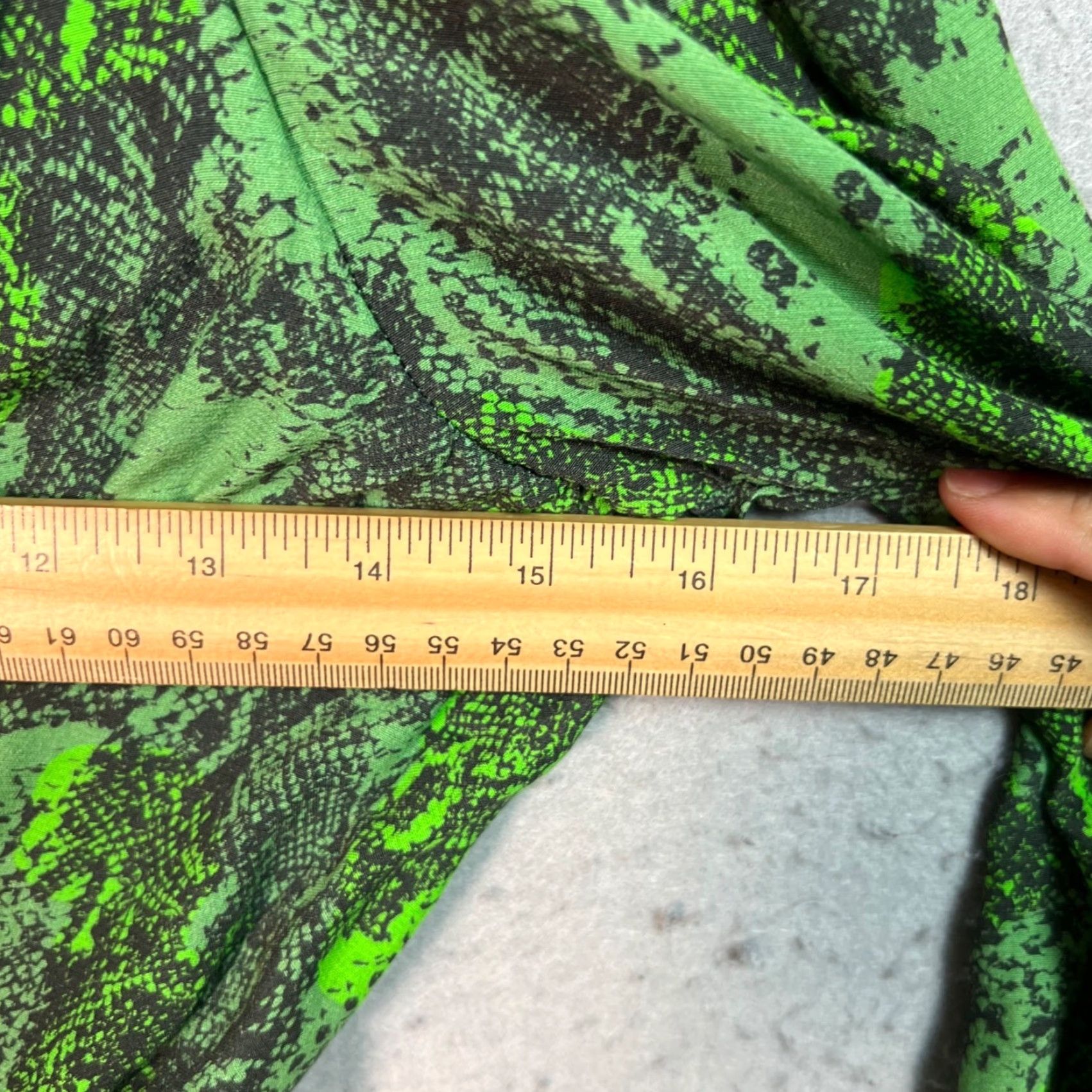 Vintage Rotate Birger Christensen Womens Size 10 Green Snake Print Top Wrap Size L / US 10 / IT 46 - 5 Thumbnail