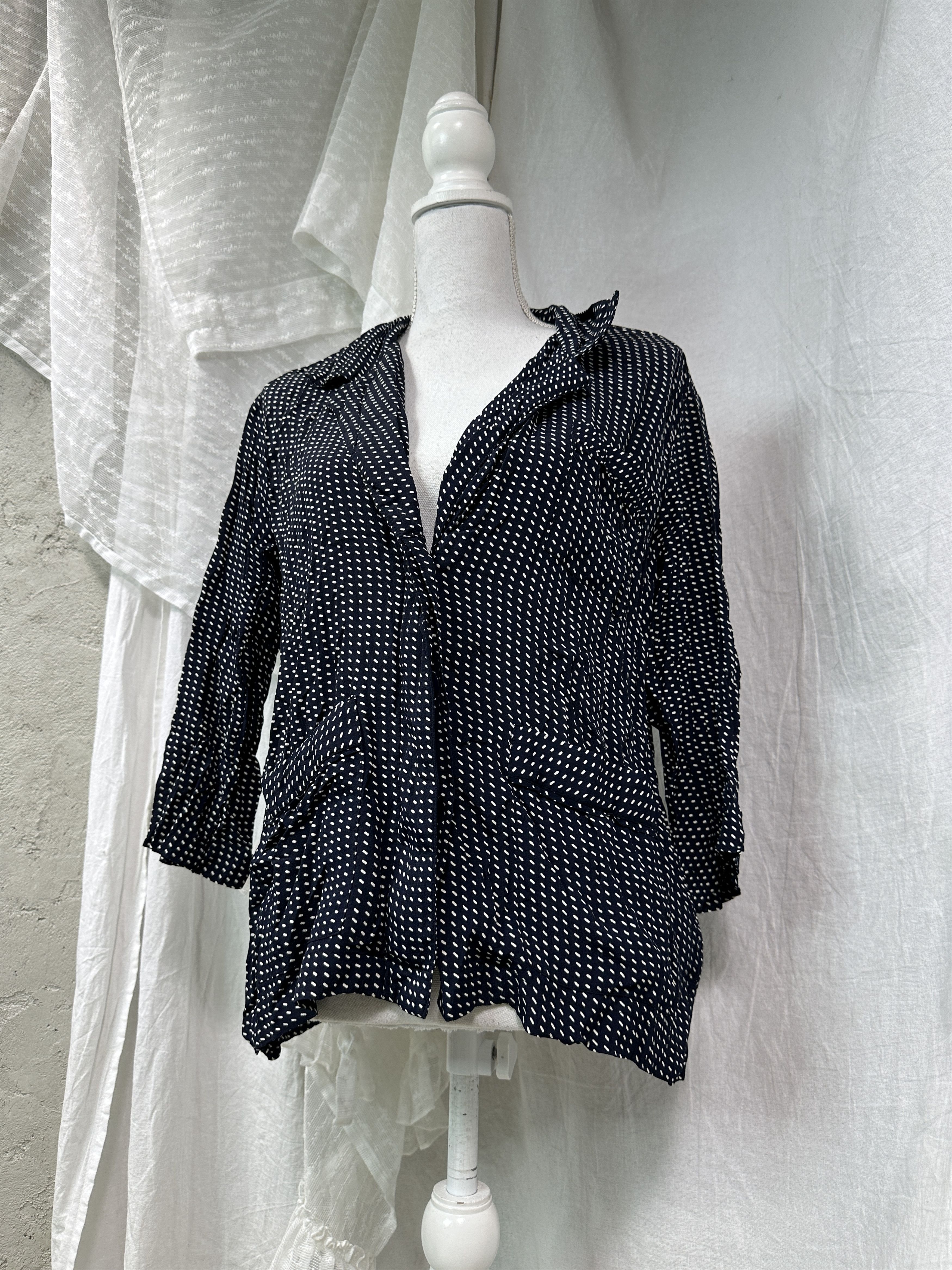 Vintage Vintage Avant Garde Viscose Elegant Nue Notes Shirt 00s Size L / US 10 / IT 46 - 1 Thumbnail