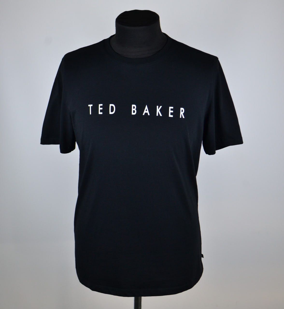 Ted Baker Ted Baker T-Shirt Tee Cotton Black Men's Size 4 Size US M / EU 48-50 / 2 - 1 Thumbnail