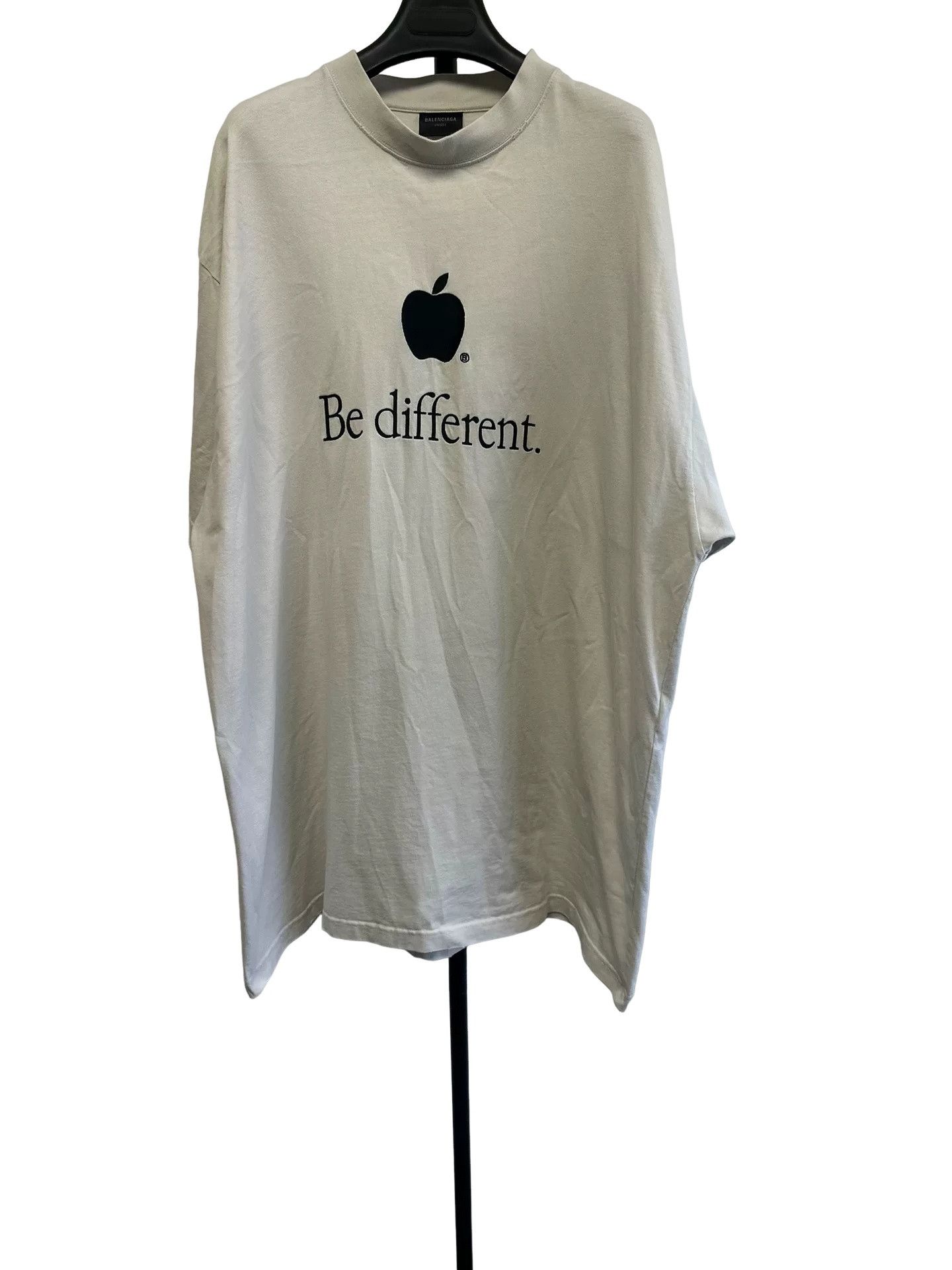 Balenciaga Balenciaga Apple Be Different Print T-Shirt 3 Size US L / EU 52-54 / 3 - 1 Thumbnail