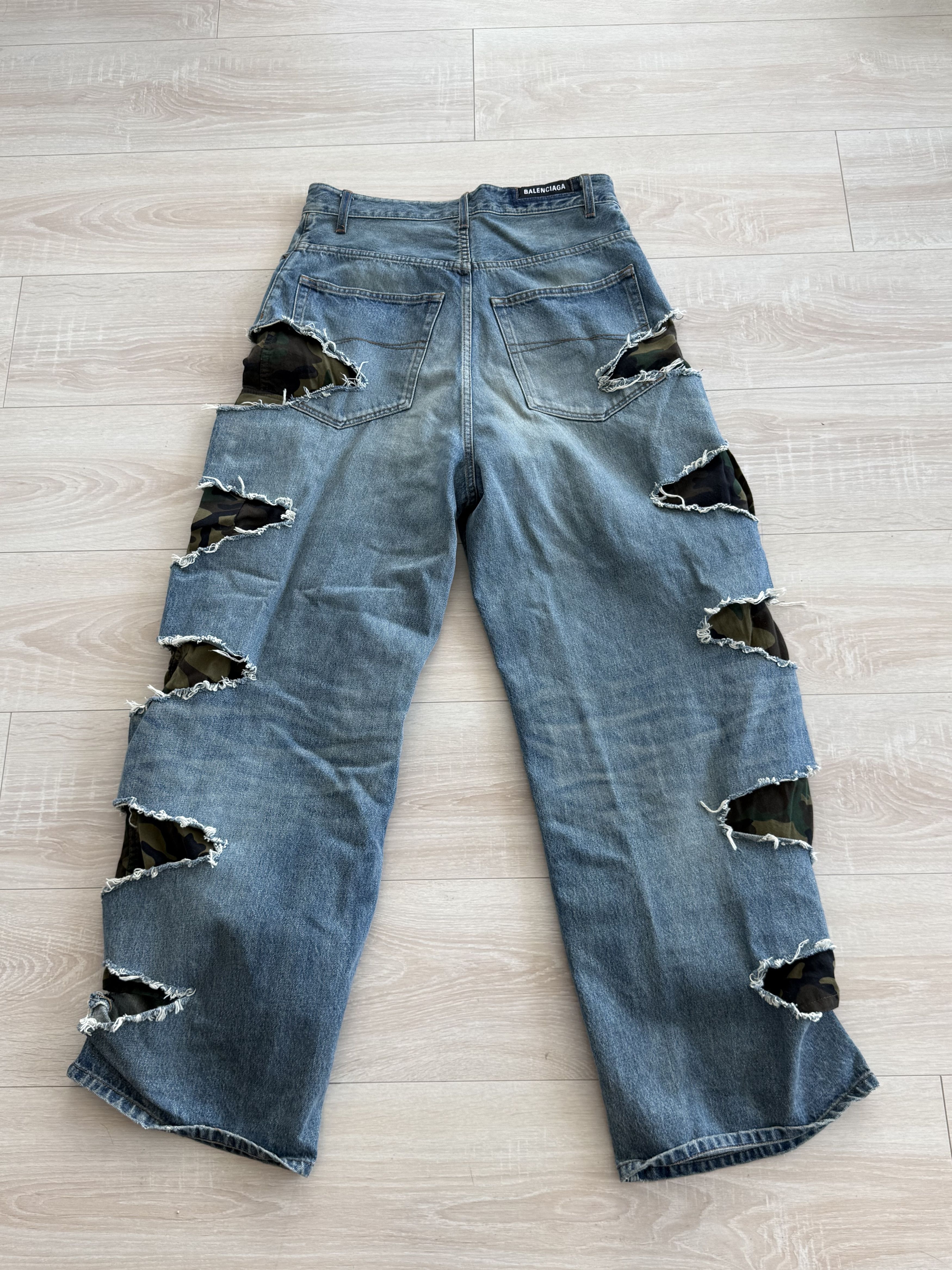 Balenciaga Balenciaga AW21 “Afterworld” Slashed Camo Jeans Size US 31 - 2 Thumbnail