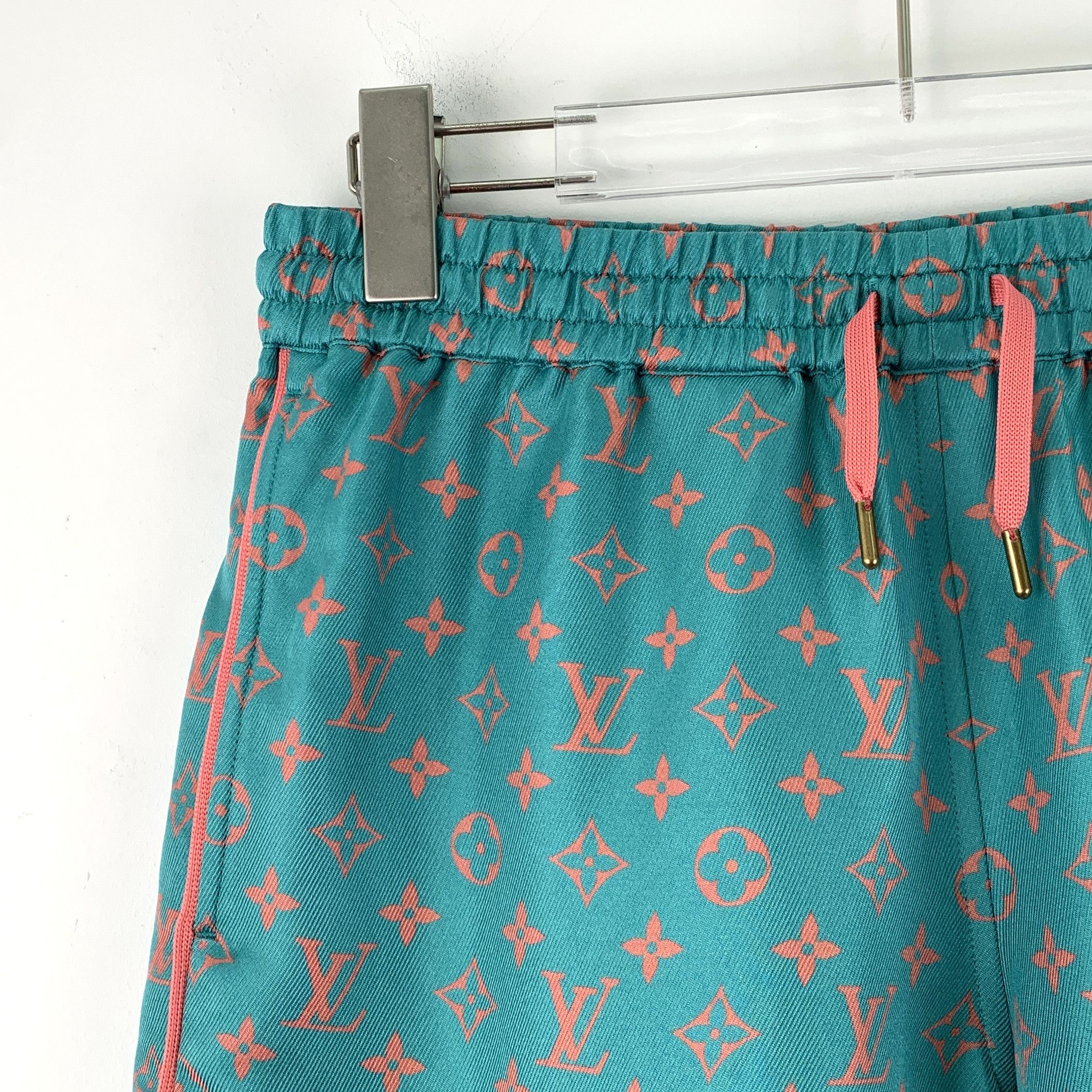 Louis Vuitton Louis Vuitton Monogram Silk Drawstring Shorts Green (46) Size US 30 / EU 46 - 3 Thumbnail