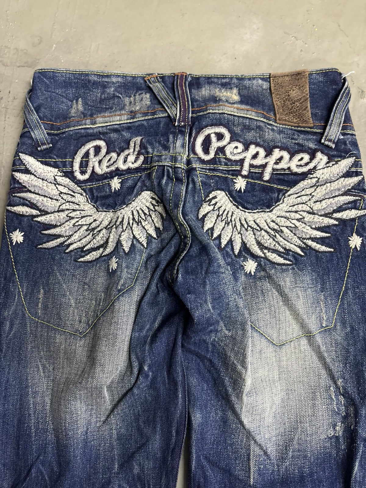 Tornado Mart Flared Red Pepper Wing Back Embroidered Clawmark Jeans Size US 29 - 5 Thumbnail