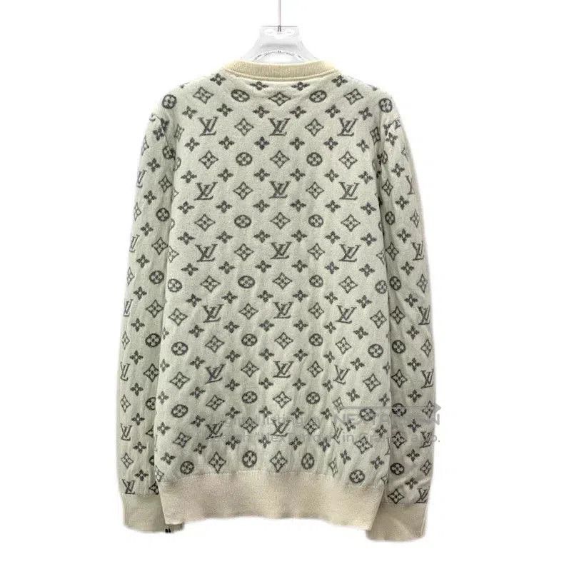 Louis Vuitton Louis Vuitton Beige Monogram Cashmere Sweater. Size US S / EU 44-46 / 1 - 2 Thumbnail