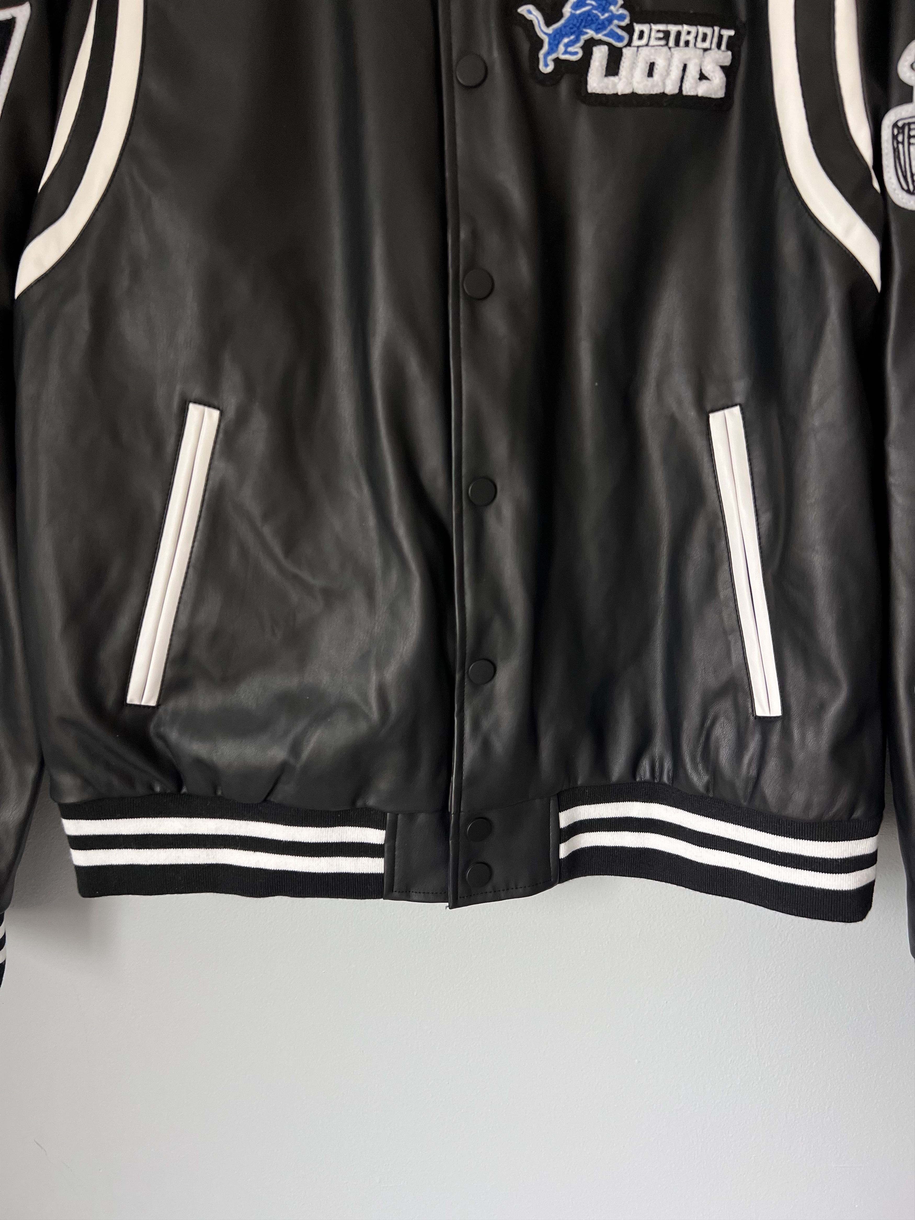 Jeff Hamilton Jeff Hamilton Detroit Lions Vegan Leather Bomber Jacket Size US L / EU 52-54 / 3 - 3 Thumbnail