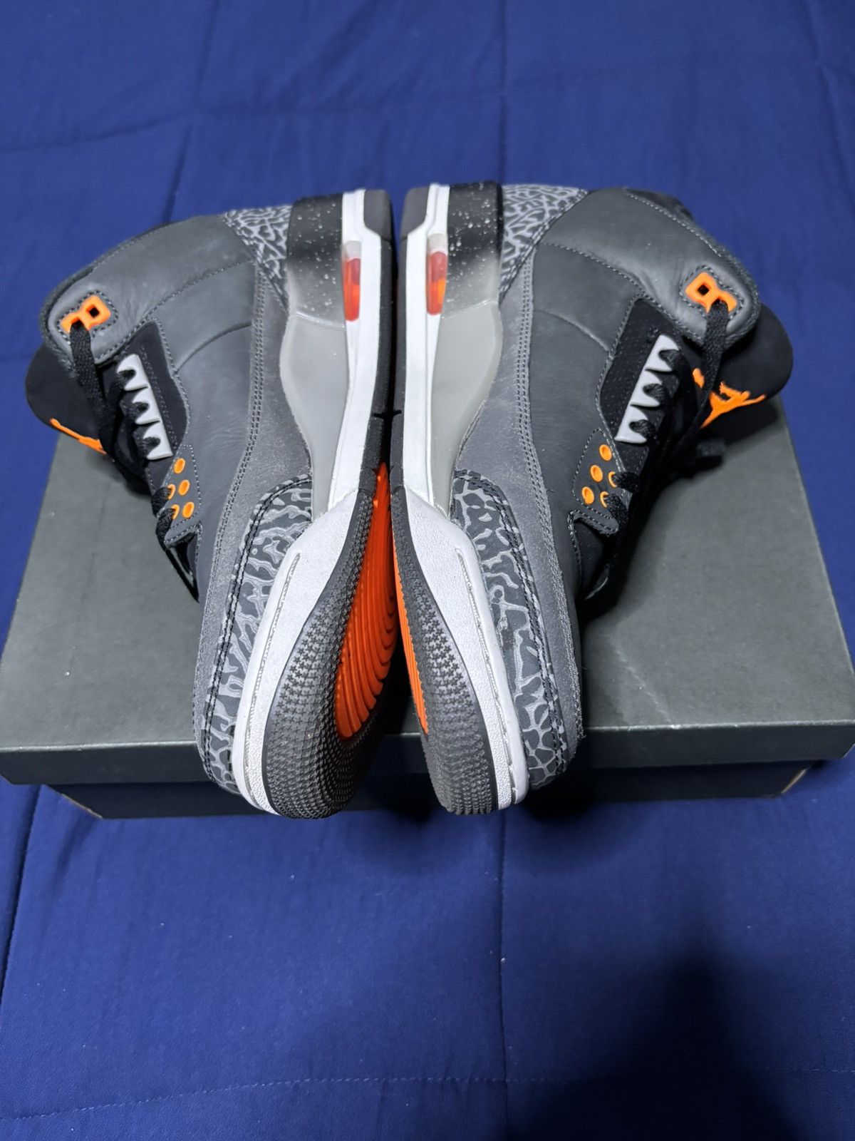 Jordan Brand Jordan 3 Retro Fear 2023 Size 10.5 Size US 10.5 / EU 43-44 - 3 Thumbnail