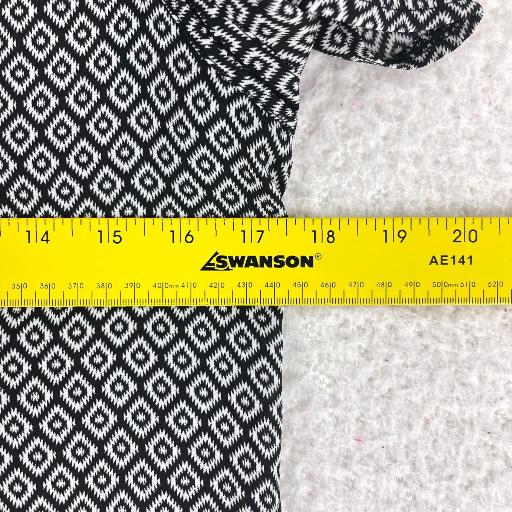 Ann Taylor Ann Taylor LOFT Shirt Womens XS Black White Geometric Print Pullover Size XS / US 0-2 / IT 36-38 - 5 Thumbnail