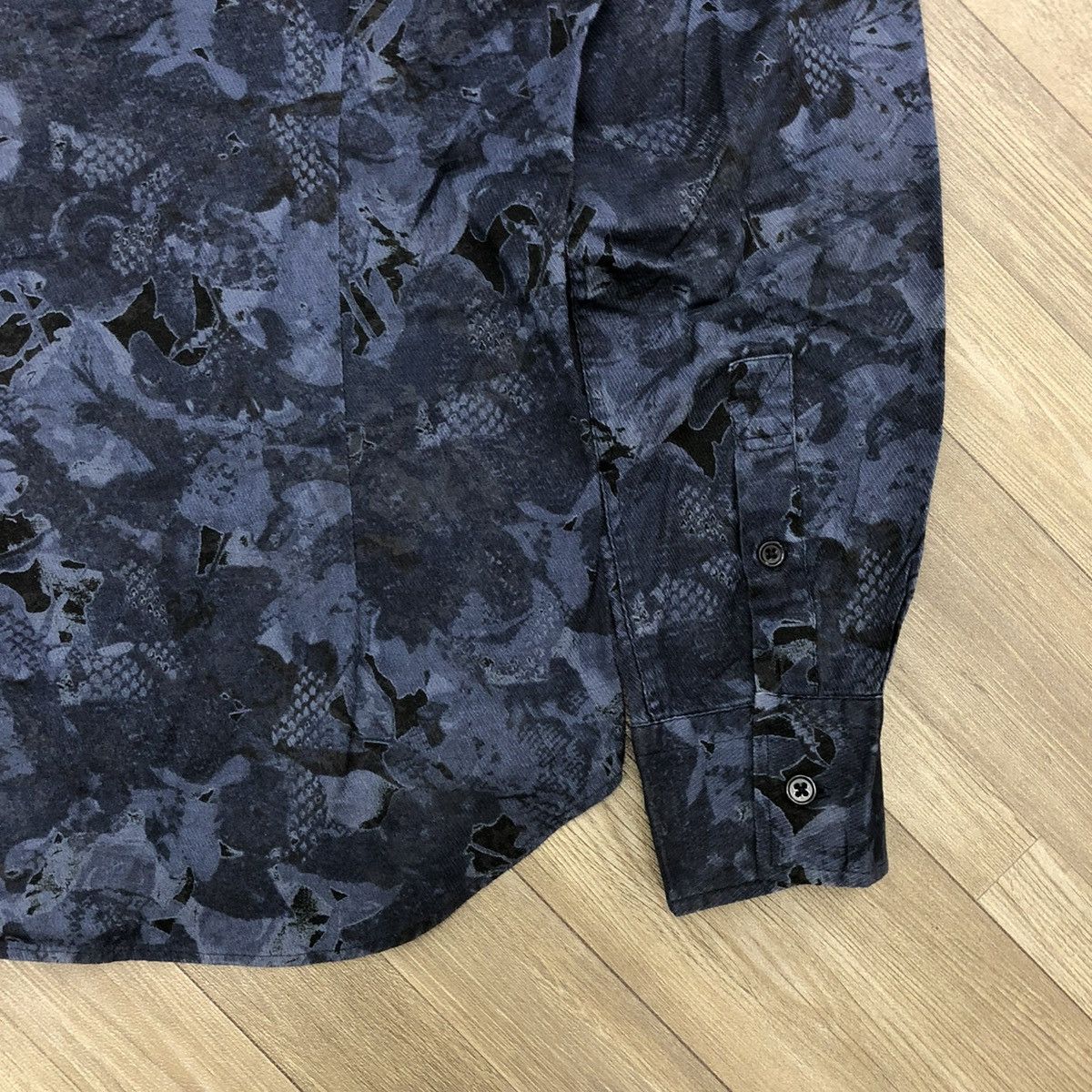 Japanese Brand × Tornado Mart 2000s Tornado Mart Japan Abstract Flowers Button Up Shirt Size US S / EU 44-46 / 1 - 12 Thumbnail