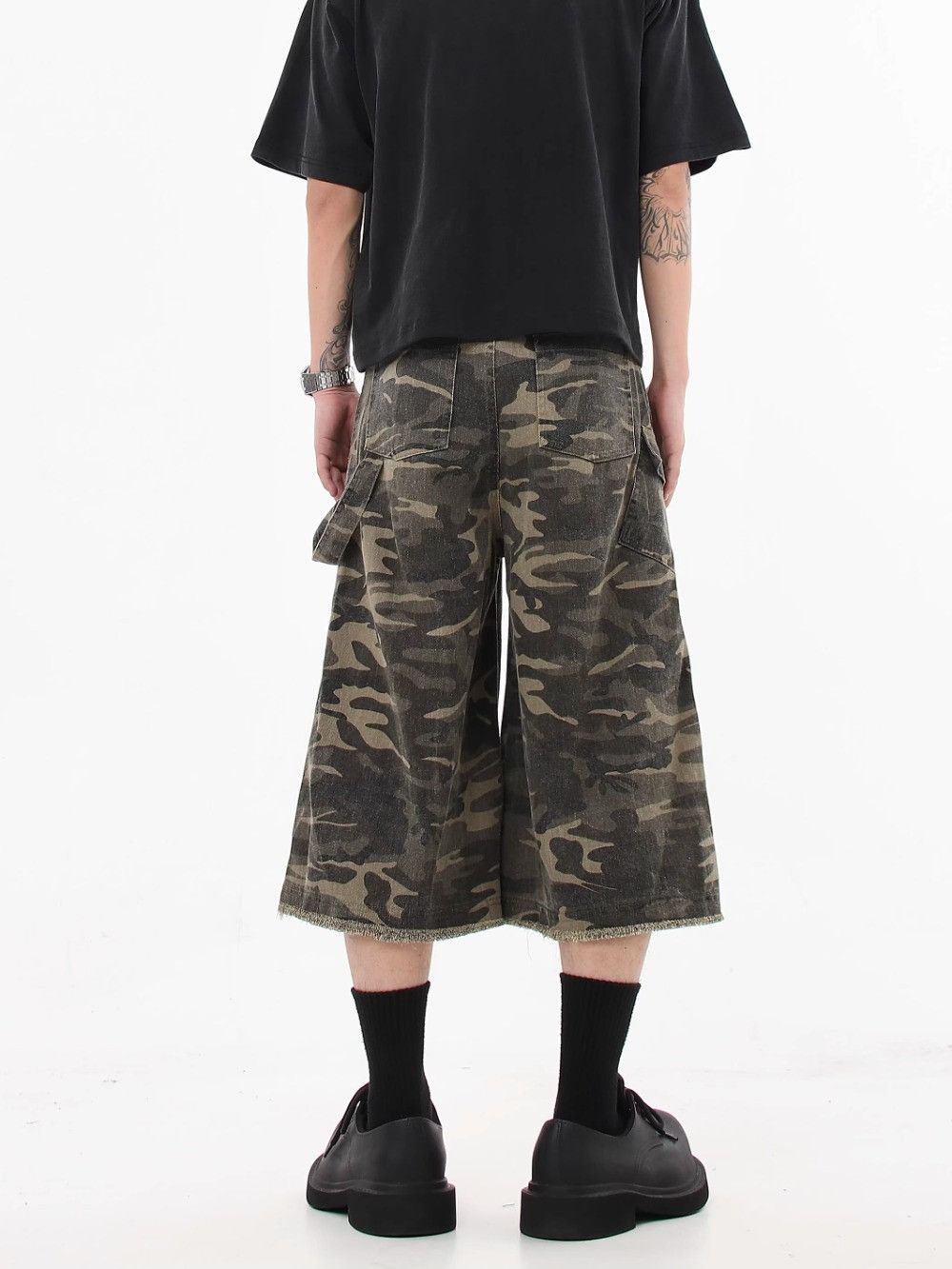 Japanese Brand × Vintage Wide Leg Camo Cargo Jorts Size US 30 / EU 46 - 4 Thumbnail