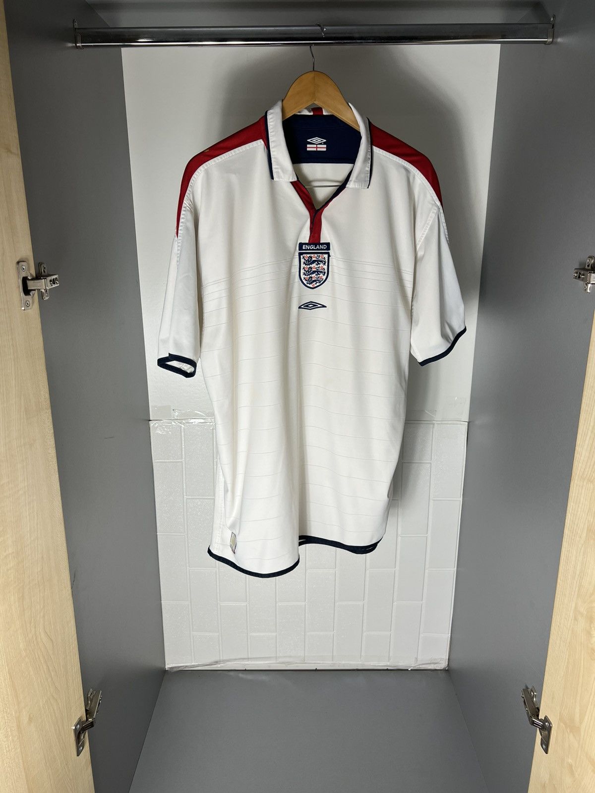 Umbro VINTAGE UMBRO ENGLAND RETRO SOCCER JERSEY MANCHESTER Y2K 90s Size US XXL / EU 58 / 5 - 11 Thumbnail