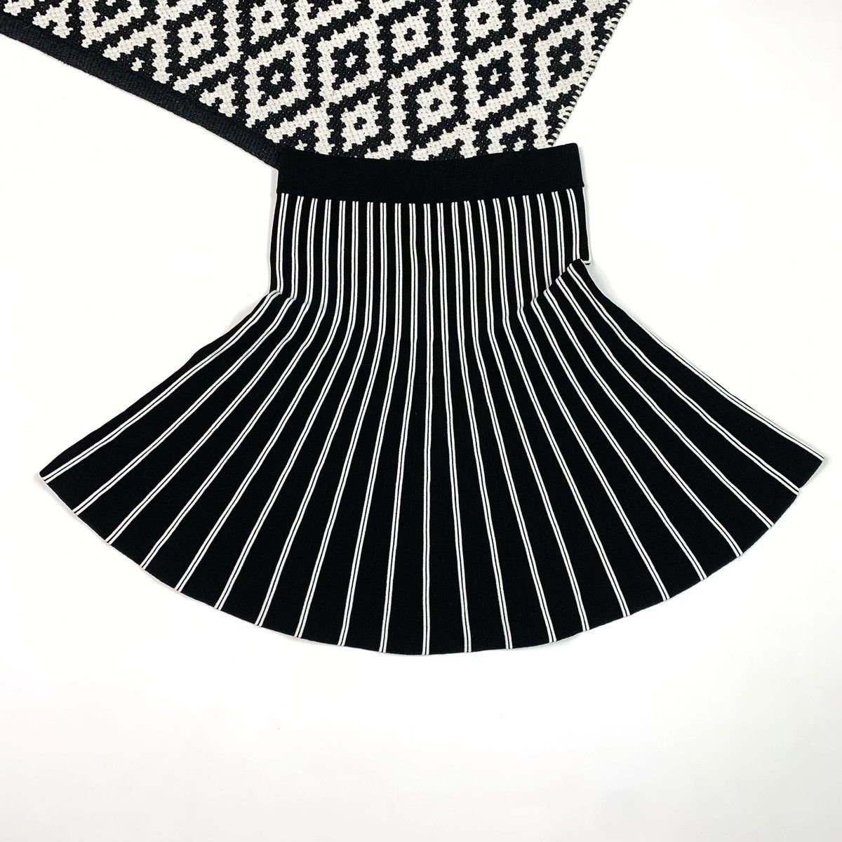 Maje Maje Mini Pleated Skirt Viscose Size 1 Striped Size 25" / US 0 / IT 36 - 5 Thumbnail