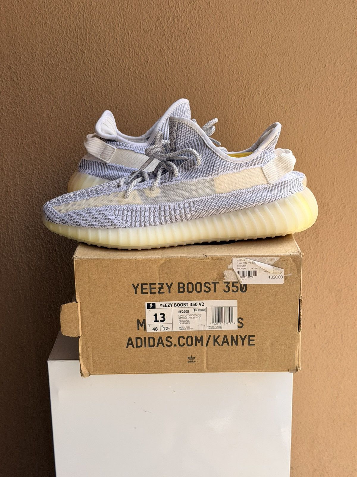 Yeezy Adidas Yeezy Boost 350 V2 2018 Low Static Non-Reflective Size US 13 / EU 46 - 1 Thumbnail
