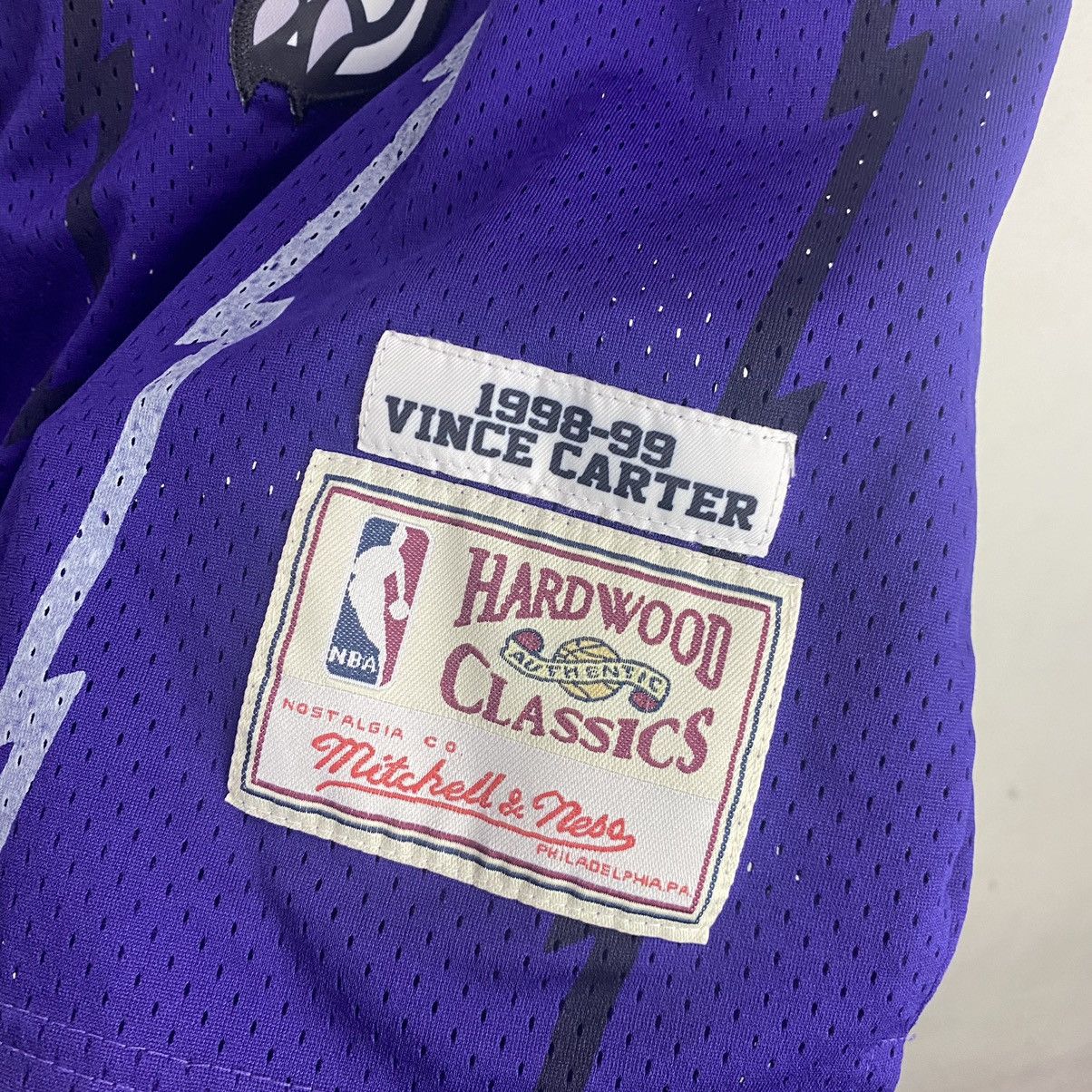 Mitchell & Ness × NBA Mitchell & Ness Toronto Raptors Vince Carter 98-99 Jersey Size US L / EU 52-54 / 3 - 5 Thumbnail