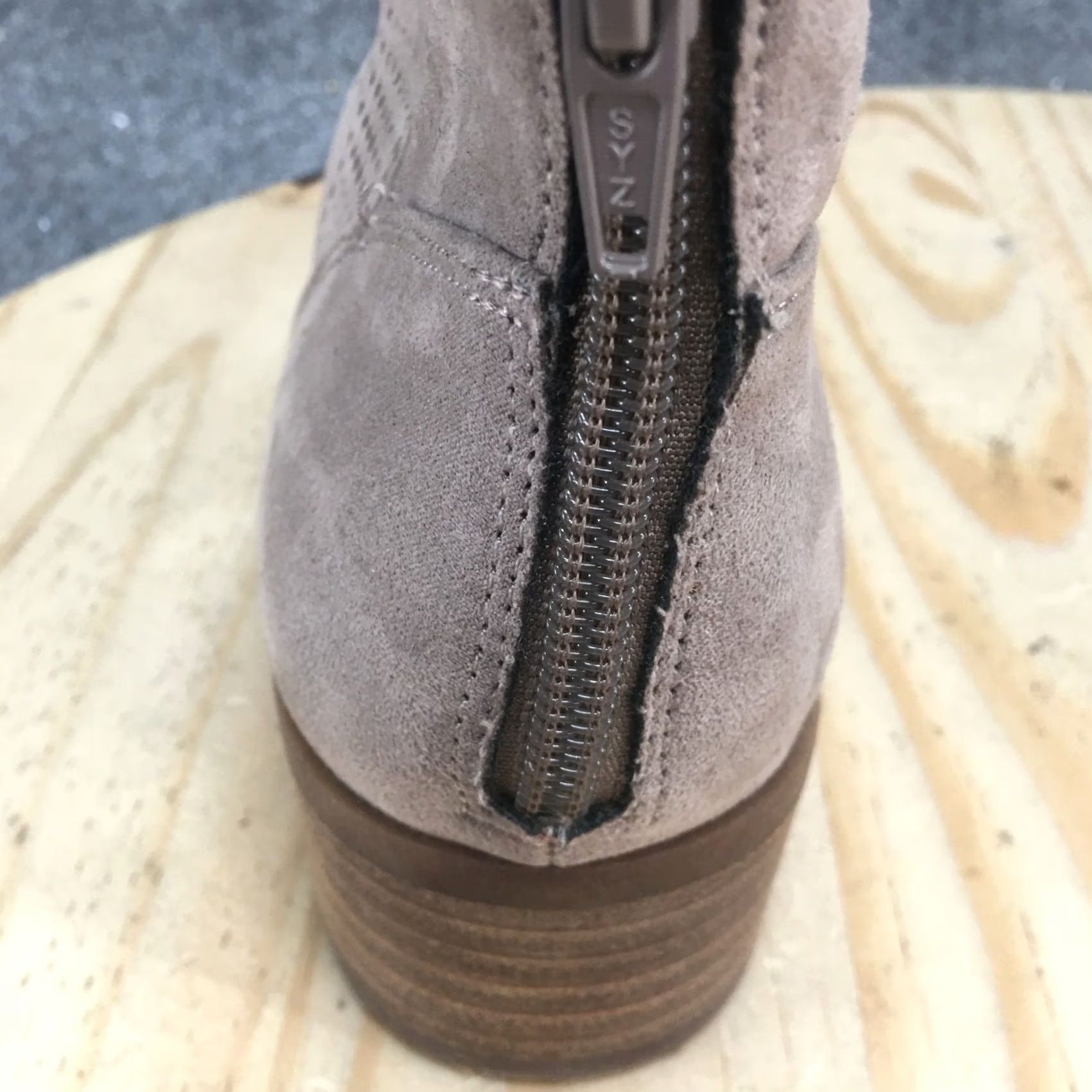 BKE BKE Boots Women Ankle Bootie Brown Perforated Casual Round Toe Block Heel Shoes 8 US Menus Womens Size US 8 / IT 38 - 5 Thumbnail