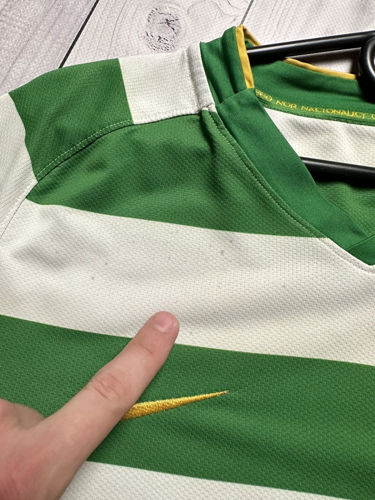 Nike × Vintage Vintage Nike Celtic soccer jersey size M Striped Size US M / EU 48-50 / 2 - 6 Thumbnail
