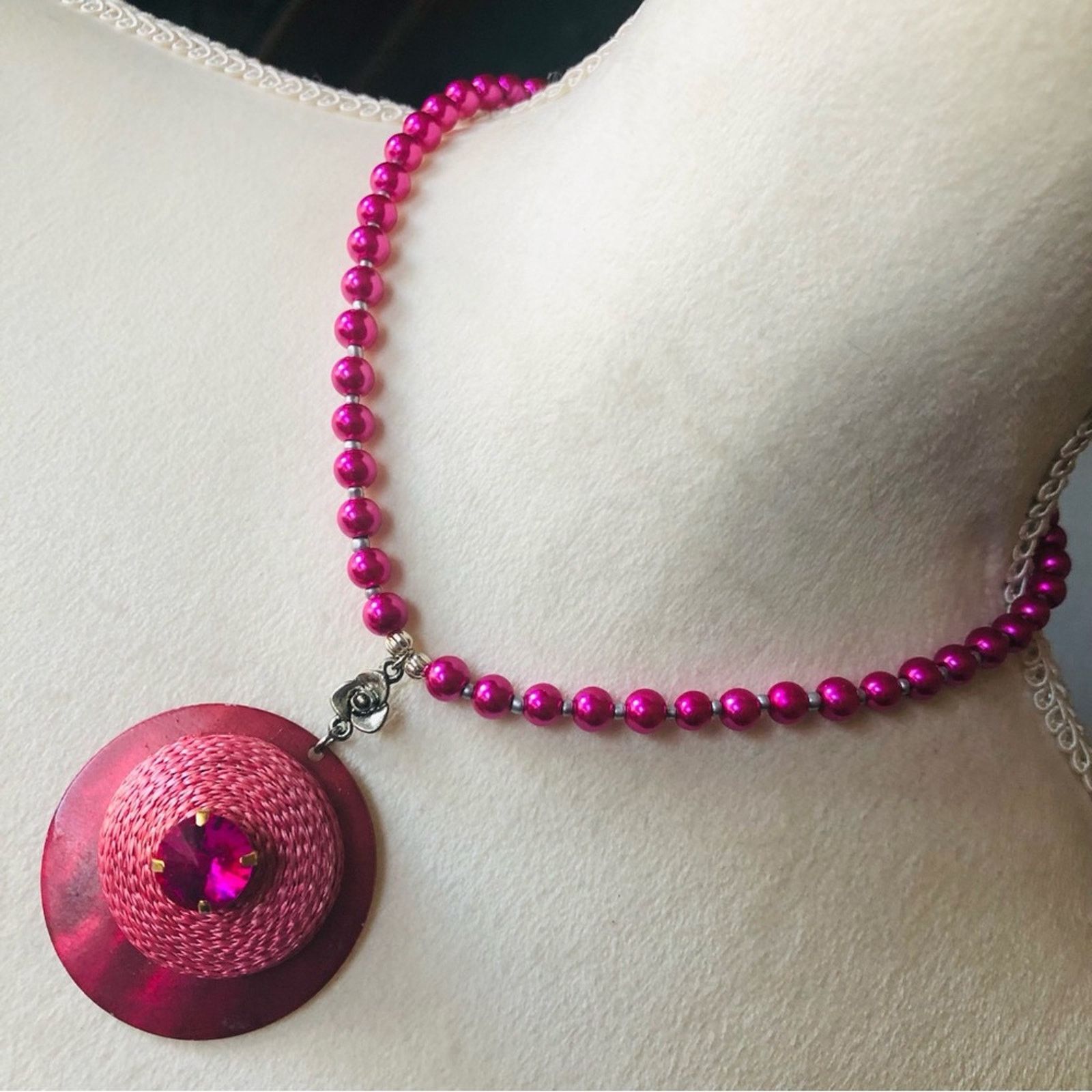 Handmade Handcrafted repurpose fuchsia pink pendant Pearl necklace Size ONE SIZE - 1 Thumbnail