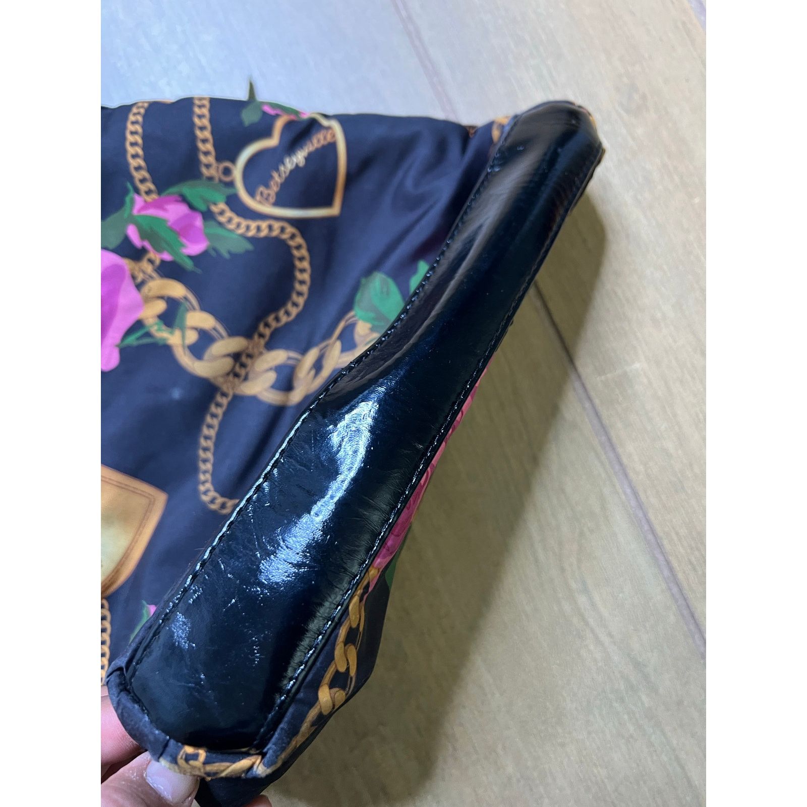 Betsey Johnson Betseyville Betsey Johnson Crossbody Bag Floral Heart Y2K Size ONE SIZE - 11 Thumbnail