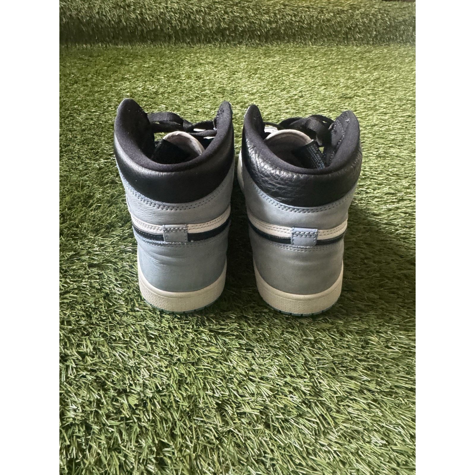 Jordan Brand Jordan Air Jordan 1 Retro High OG University Blue Men’s 9.5 Size US 9.5 / EU 42-43 - 4 Thumbnail