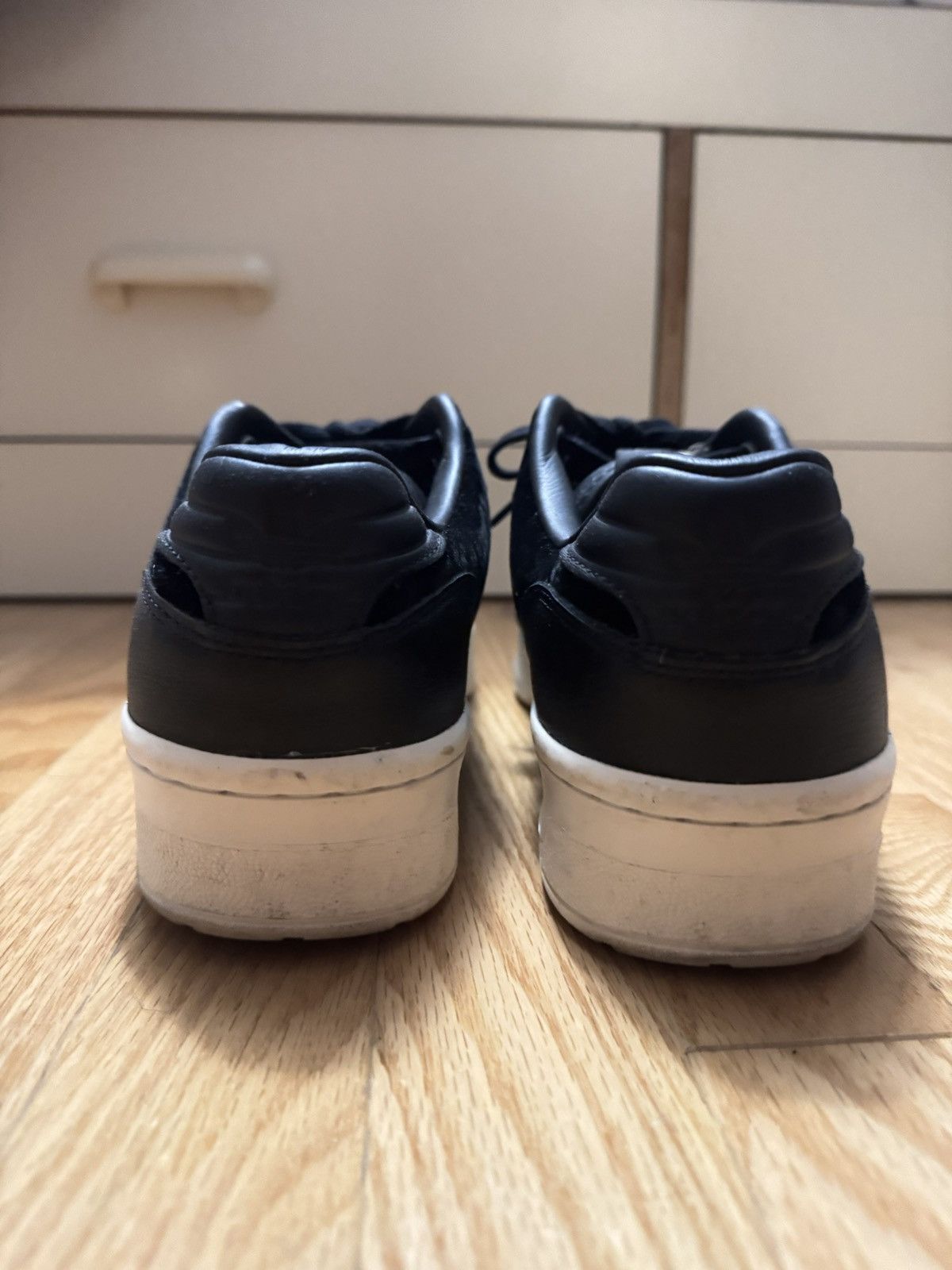 Adidas Adidas Rivalry Low Velvet Pack Size US 11 / EU 44 - 6 Thumbnail