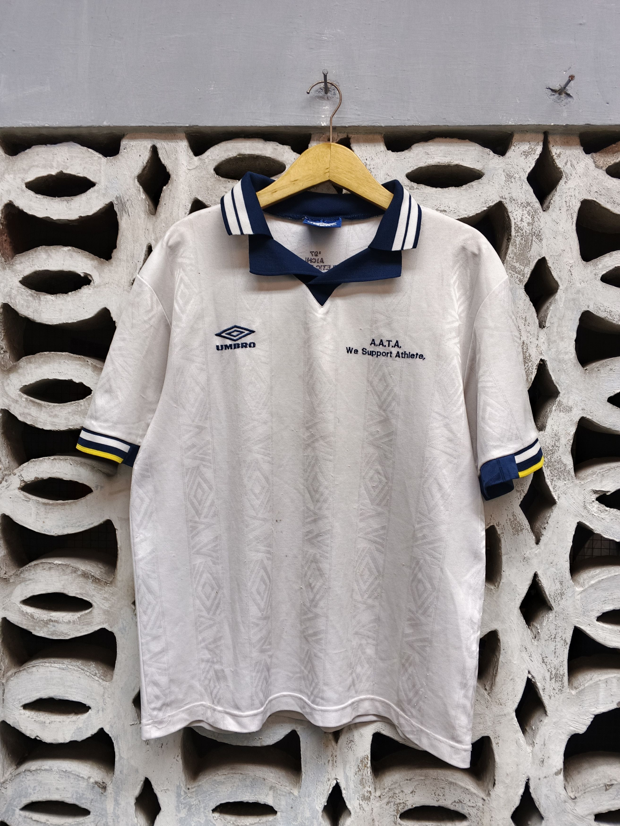 Umbro × Vintage 1997 Umbro Jersey 'We Support Athlete' Size US L / EU 52-54 / 3 - 2 Thumbnail