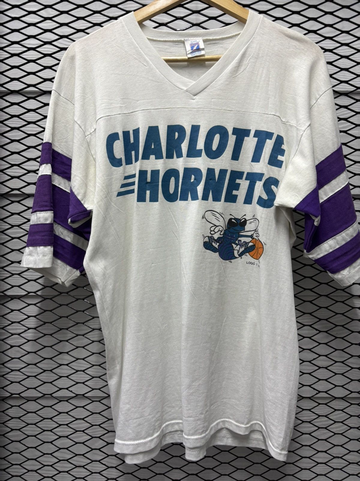 Logo 7 × NBA × Vintage Charlotte Hornets 90's jersey Size US L / EU 52-54 / 3 - 1 Thumbnail
