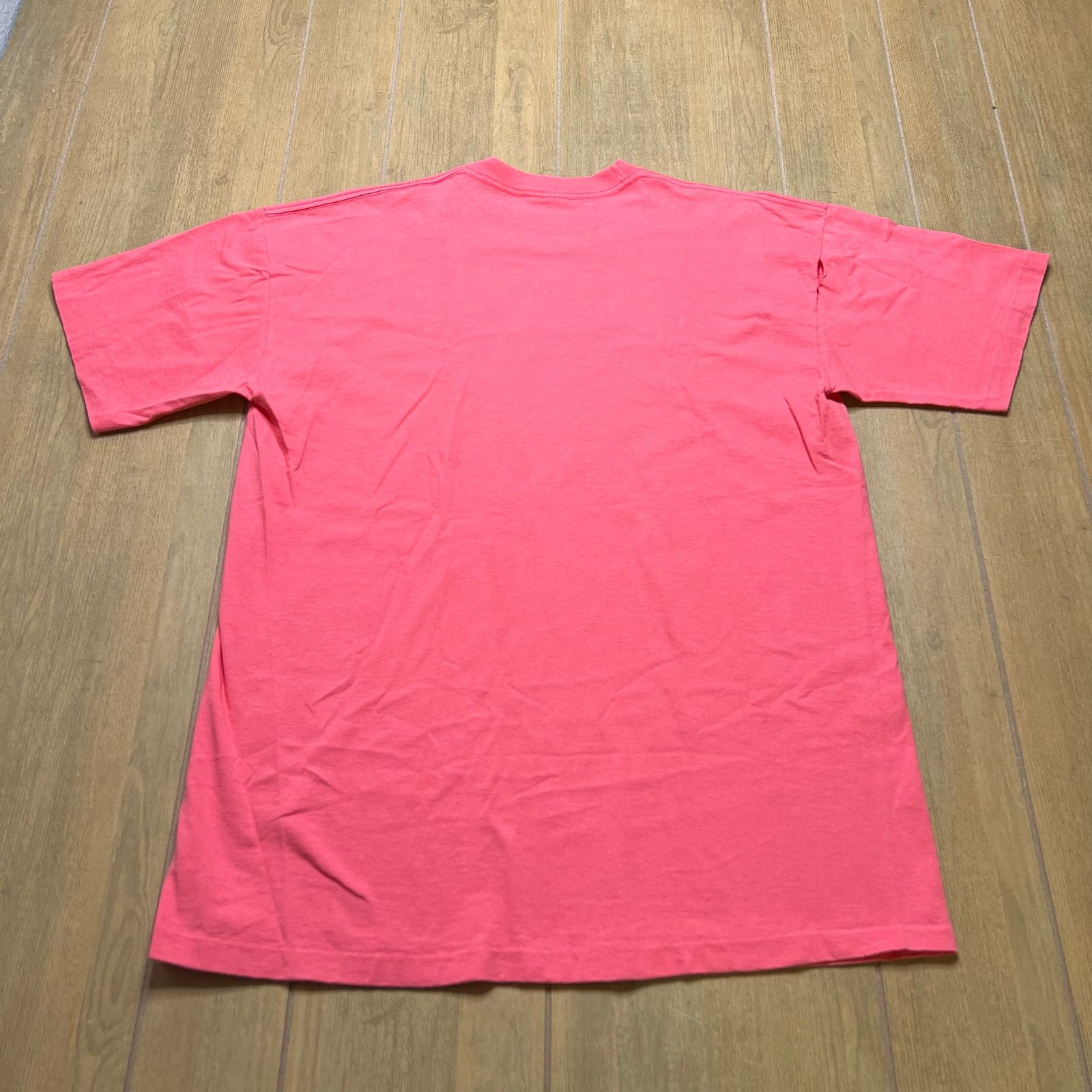 Vintage Vintage 90s Pink IOWA Outdoors Fishing Lake Graphic TShirt L Size US L / EU 52-54 / 3 - 7 Thumbnail