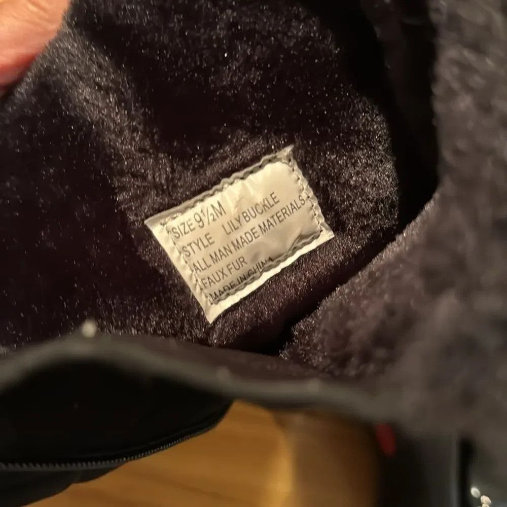 Other Khombu Lily Buckle black faux patent leather quilted faux f Size US 9.5 / IT 39.5 - 8 Thumbnail