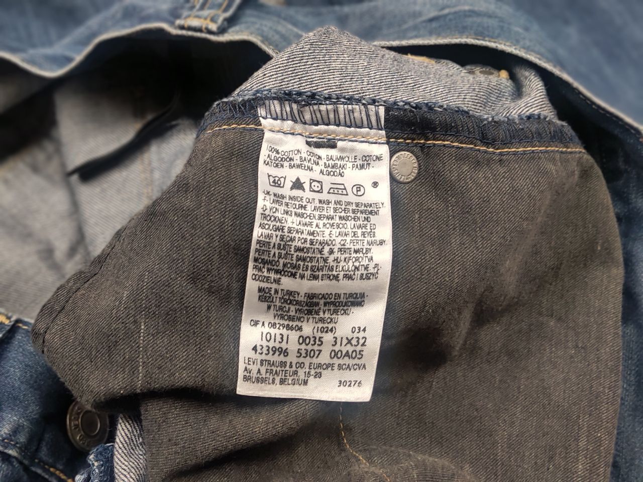 Levi's Rare Vintage 90s Levis Engineered Denim Jeans Twisted Faded Size US 32 / EU 48 - 19 Thumbnail