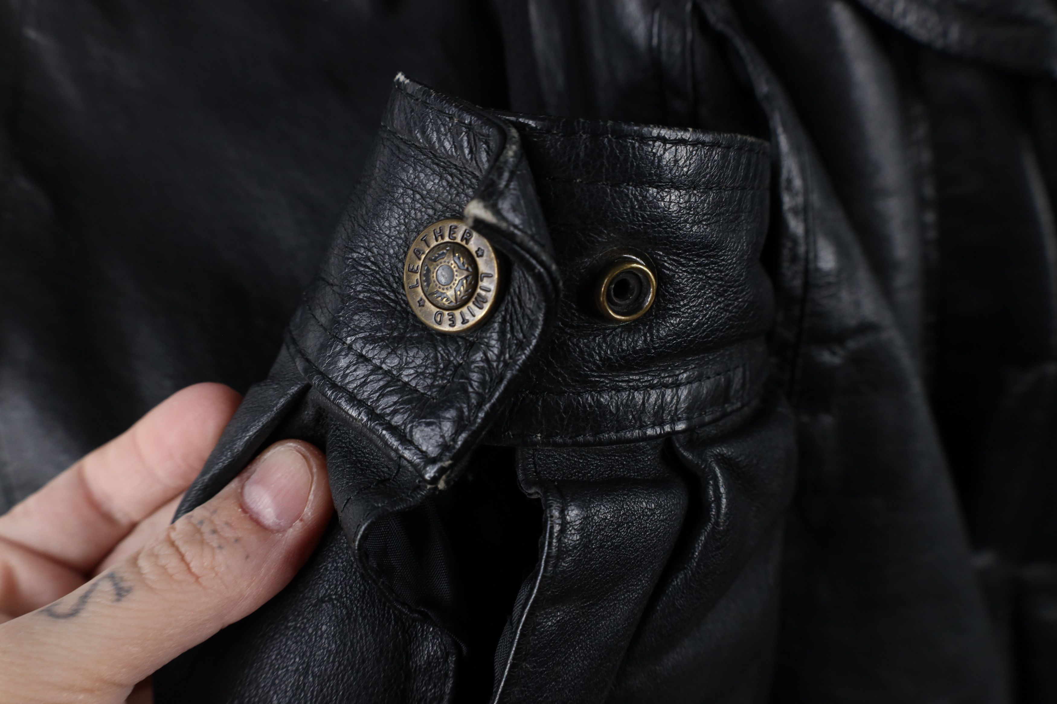 Vintage Vintage 90s Streetwear Fur Trim Hooded Leather Bomber Jacket Size US M / EU 48-50 / 2 - 8 Thumbnail