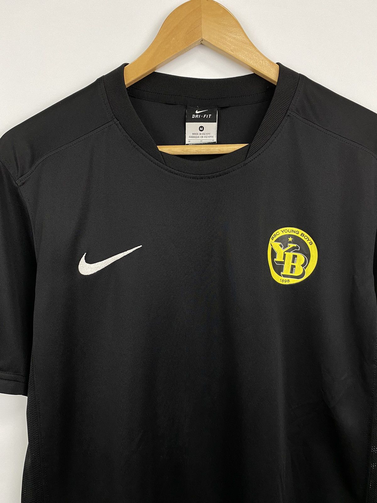 Nike Nike BSC Young Boys football shirt jersey rare retro Y2K Size US M / EU 48-50 / 2 - 3 Thumbnail